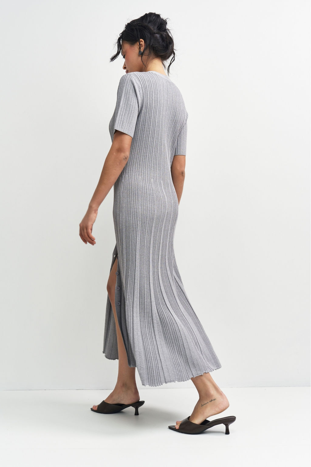 Платье трикотажное на пуговицах Серый - Erist store фото 5