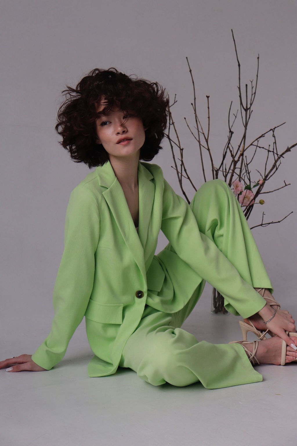 7931 Костюм брючный светло-зелёный - Martichelli фото 13