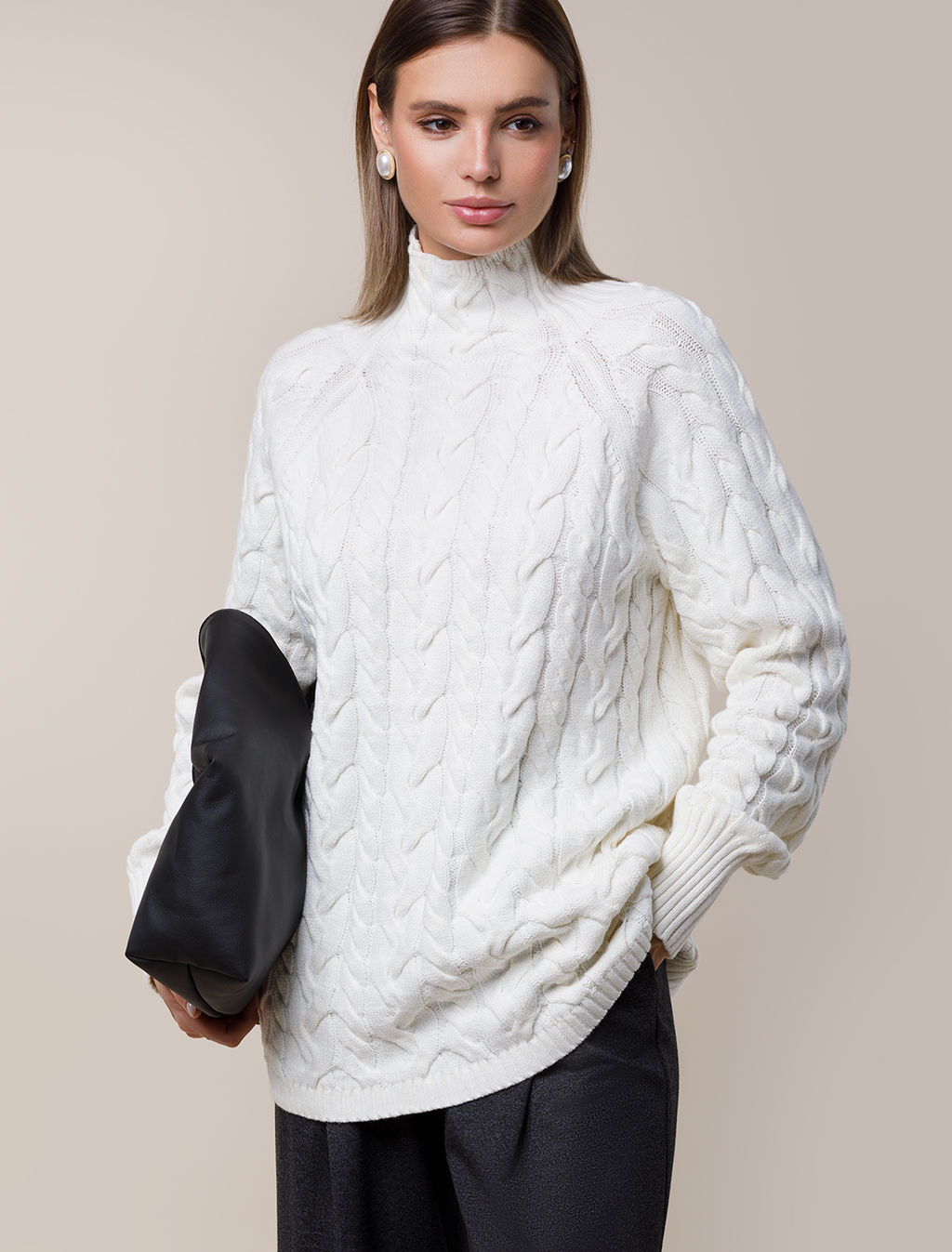 Удлиненный свитер фактурной вязки с узором косы - Vilatte фото 6