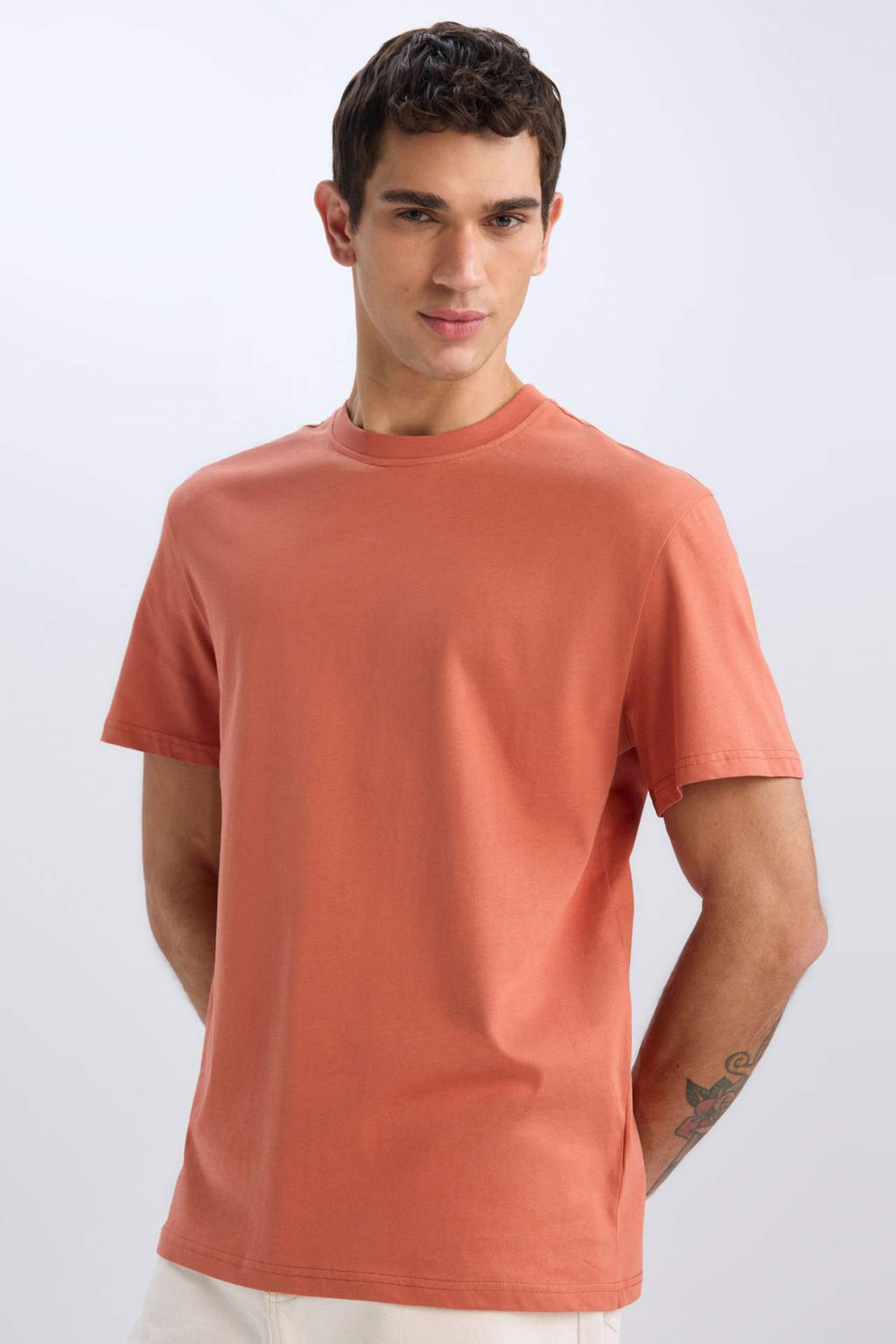 New Regular Fit Bisiklet Yaka Basic Duz K?sa Kollu Tisort - Defacto фото 43
