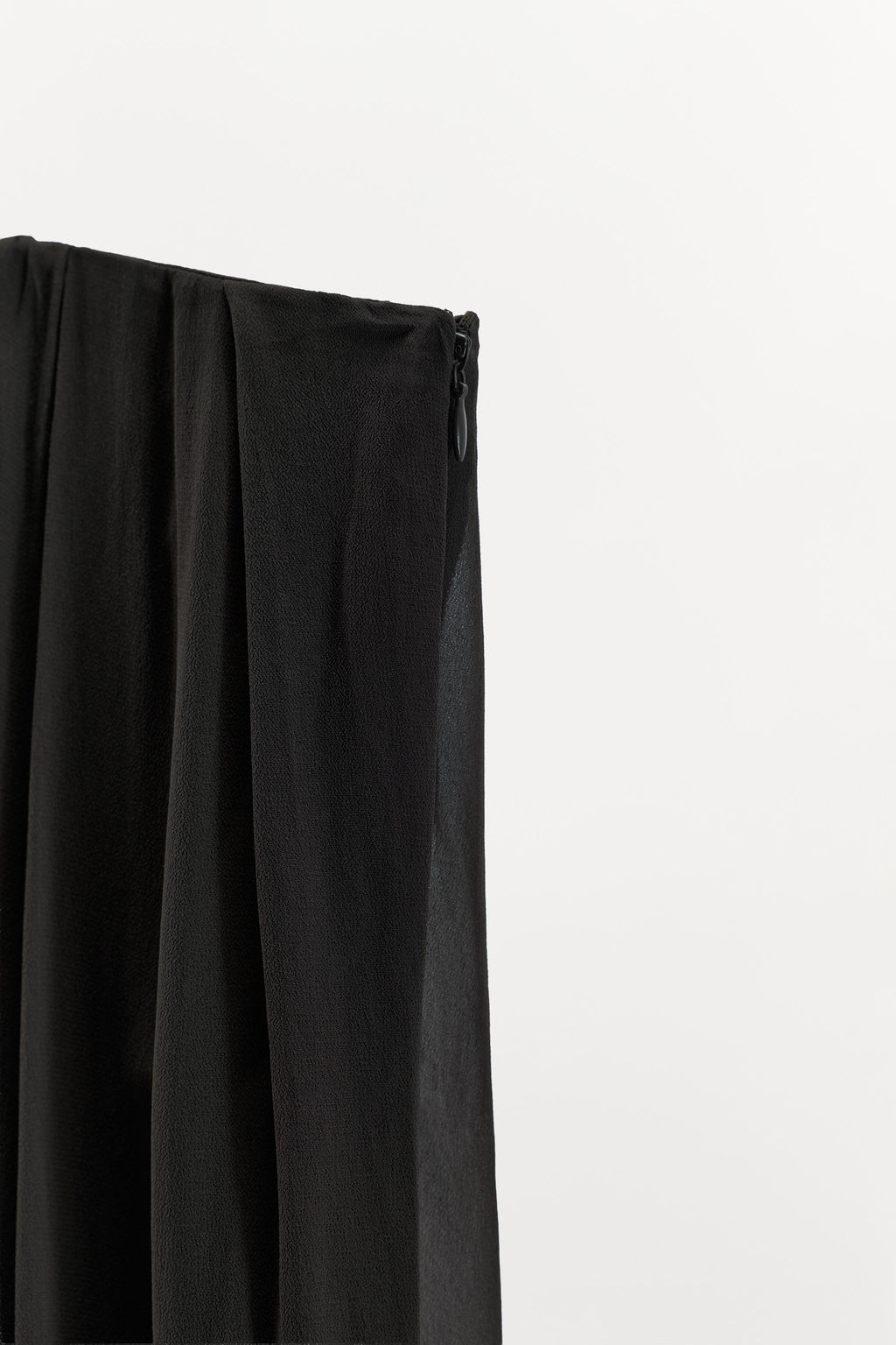 STRAPLESS MIDI DRESS