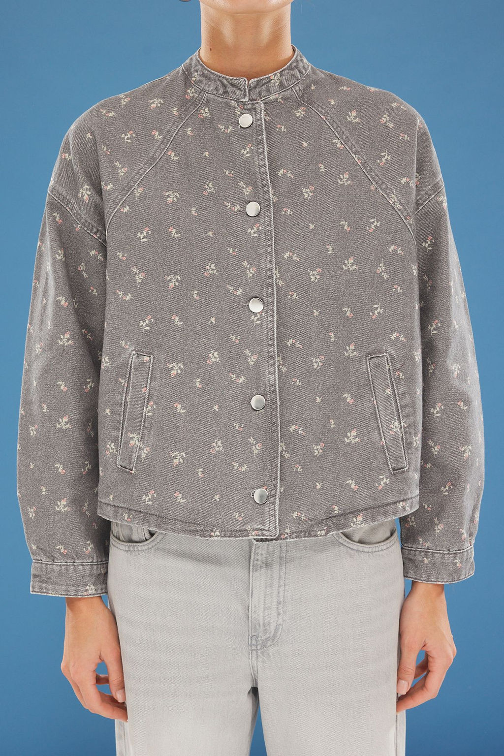 Gri Cicek Desenli Oversize Denim Bomber Ceket TWOSS25CE00042 - Trendyolmilla фото 3