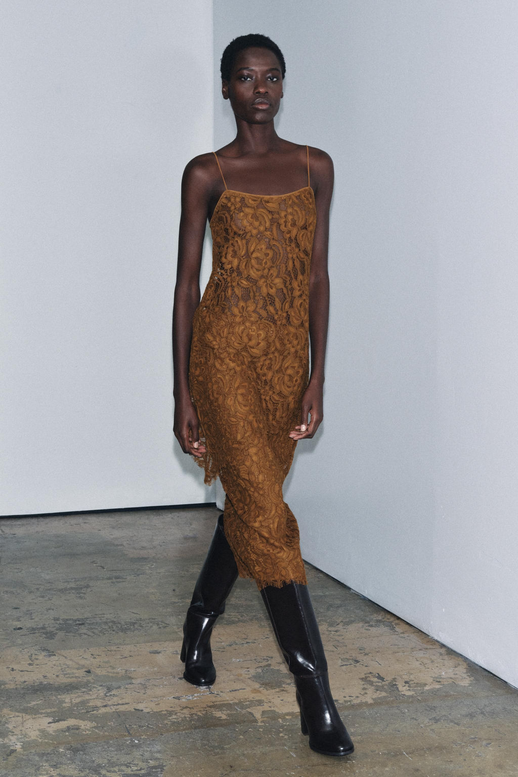 ZW COLLECTION LIMITED EDITION LACE MIDI SKIRT