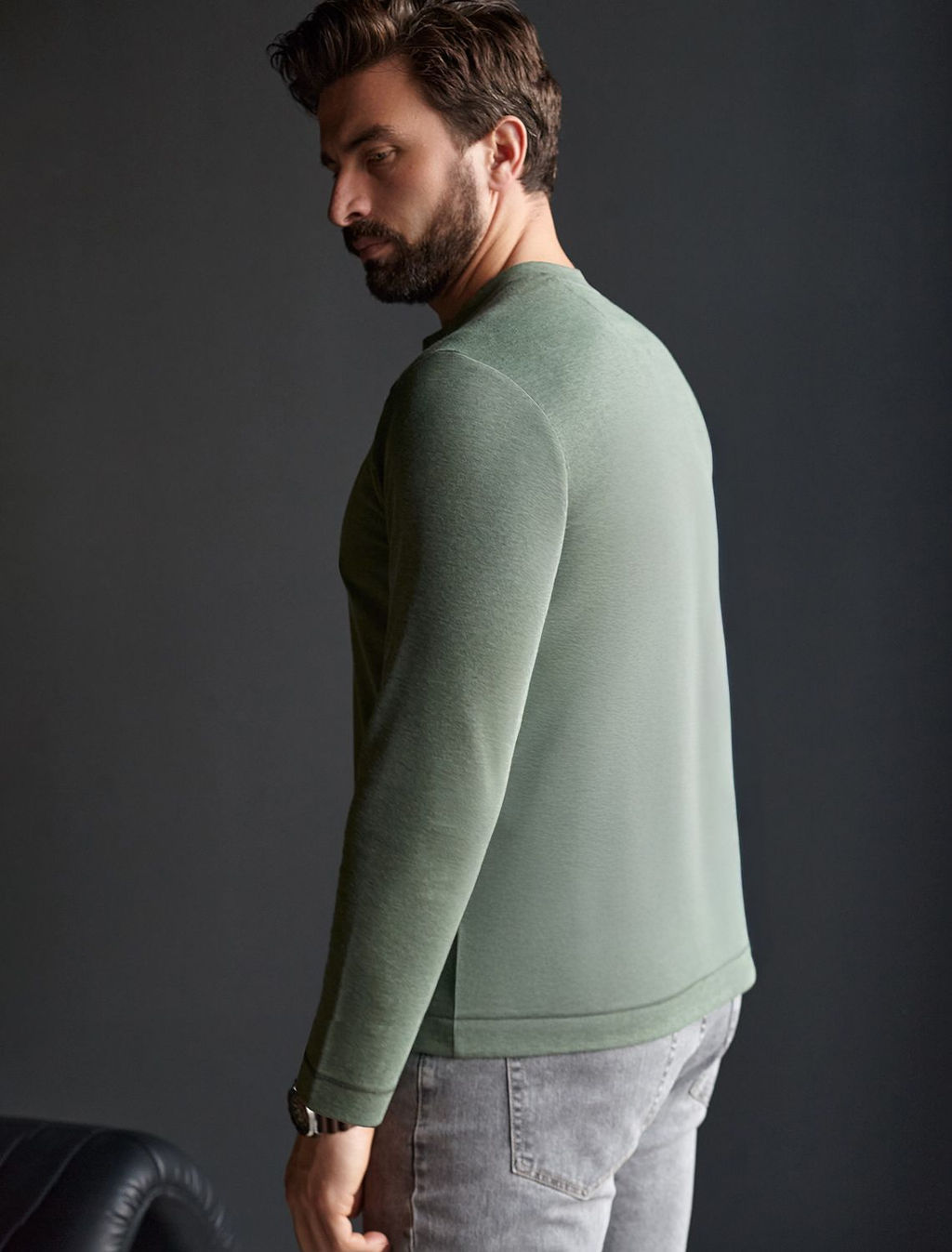 Джемпер хенли из полотна пике с меланжевым плетением с эластаном - Vilatte фото 3