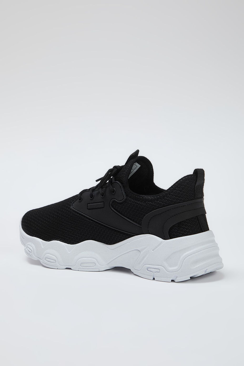 Trendyol Shoes Siyah File Detayl? Bagc?kl? Kal?n Taban Kad?n Yuruyus Spor Ayakkab? TAKSS25SN00007 - Trendyolmilla фото 7