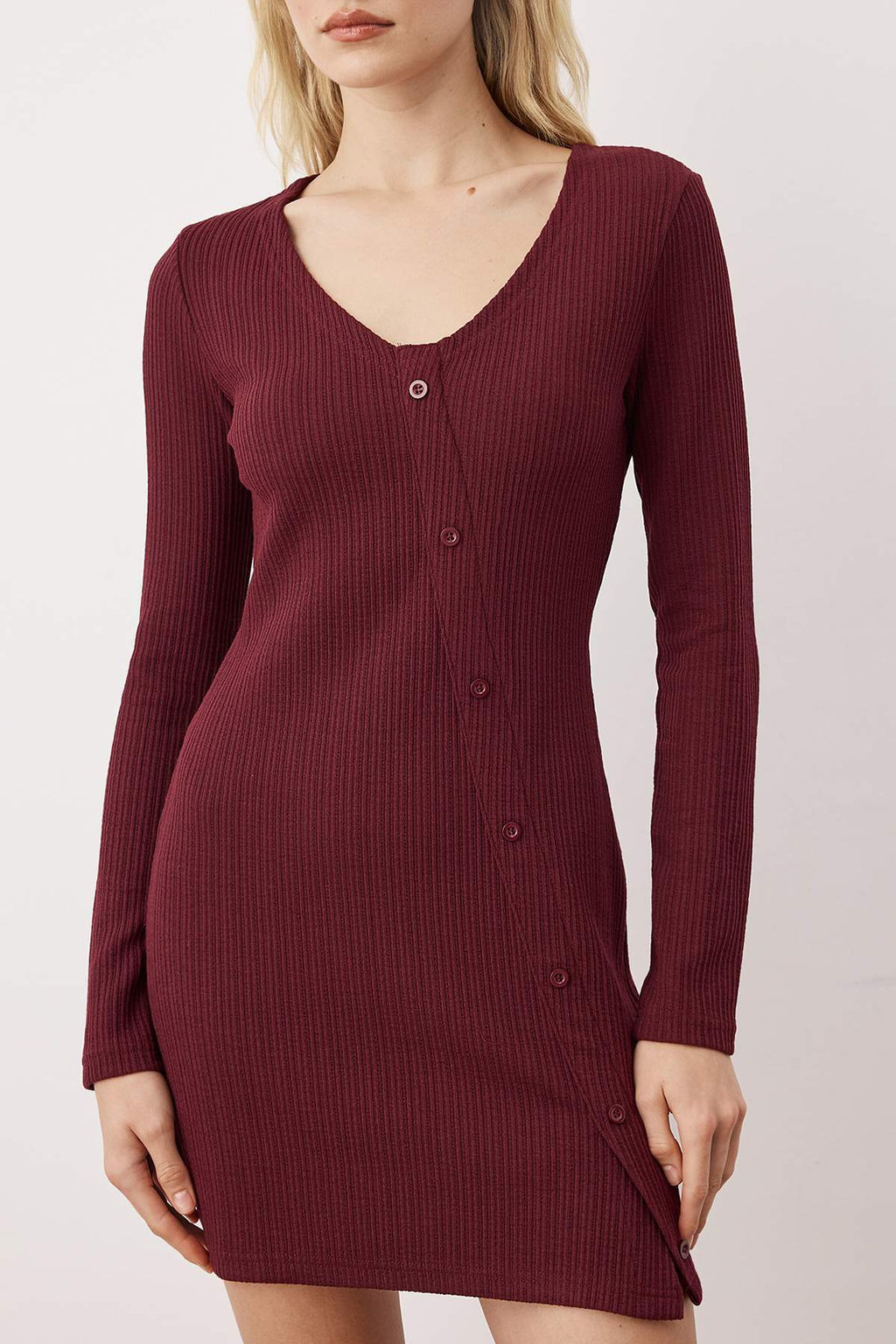 Bordo Duz Asimetrik Bodycone/Vucuda Oturan Dugmeli K?sa/Mini Orme Elbise TWOAW26EL00170 - Trendyolmilla фото 3