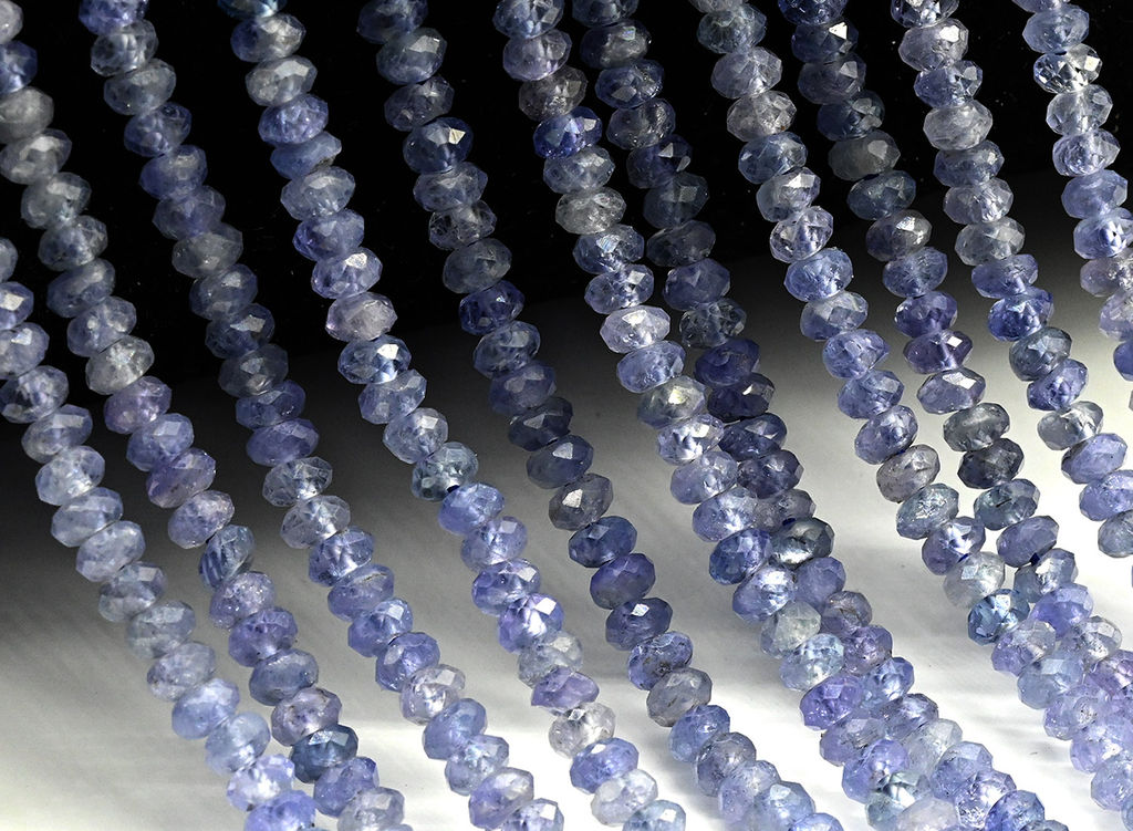 Бусины из танзанита рондель гр.4мм, 39см, 165 бусины Радуга камня