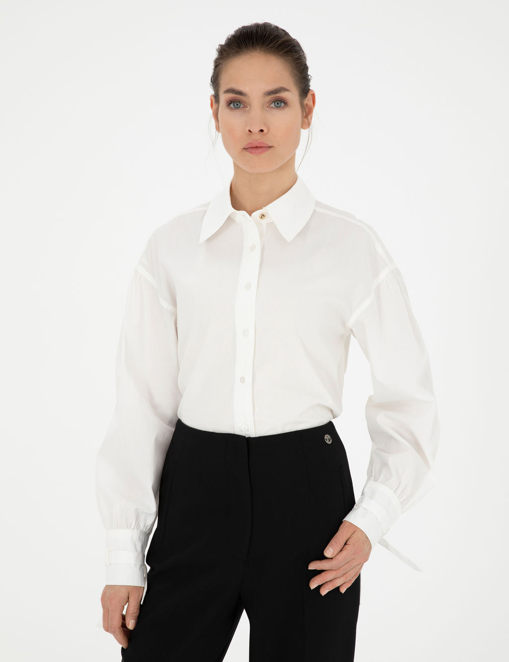 Beyaz Comfort Fit Uzun Kollu G_mlek