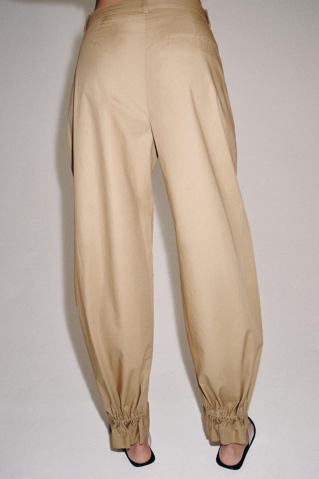 PANTAL?N PINZAS ZW COLLECTION LIMITED EDITION / Arena - Zara фото 3