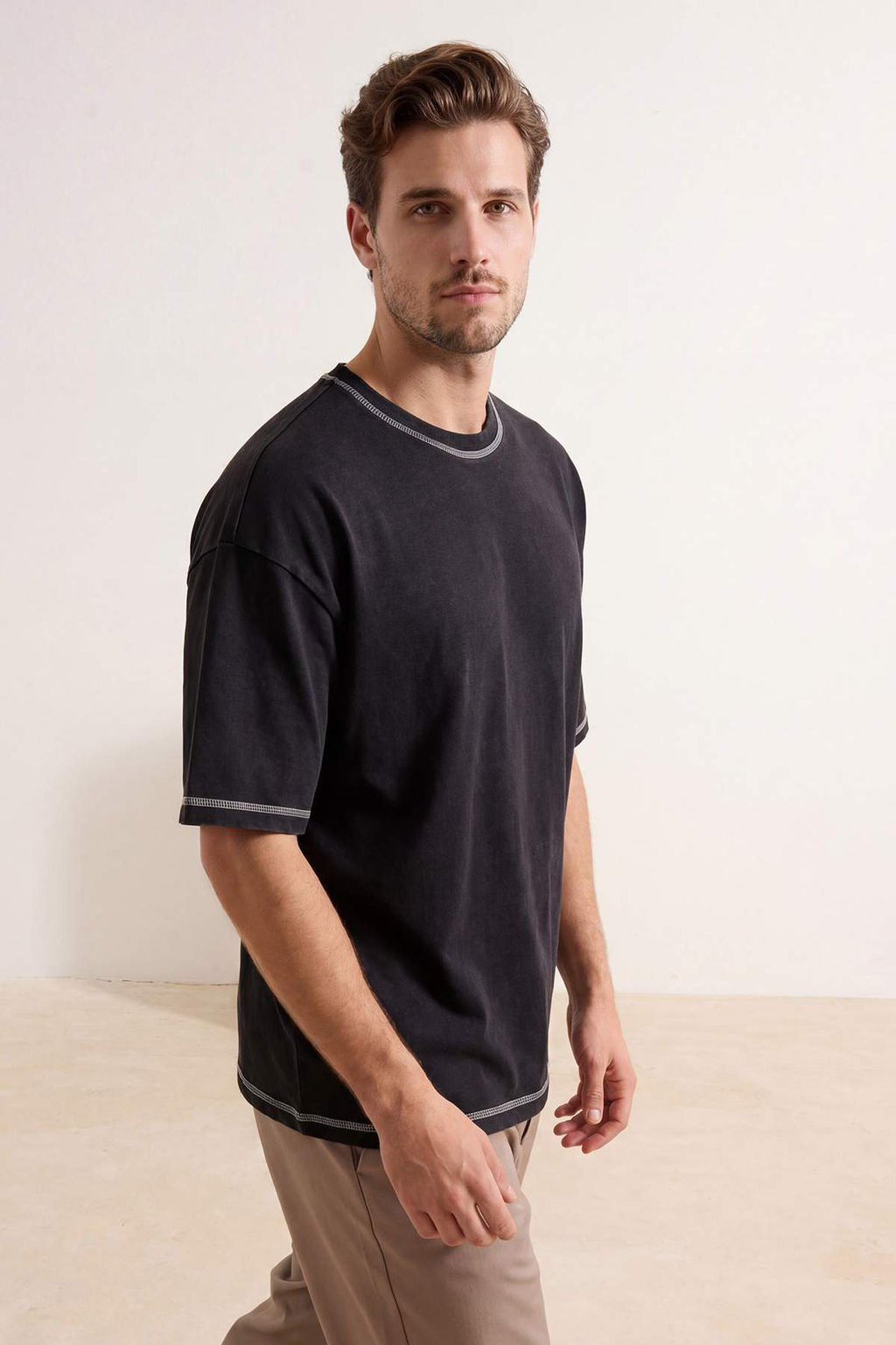 Antrasit Oversize/Genis Kesim Soluk Efektli Dikis Detayl? %100 Pamuk T-Shirt TMNSS26TS00034 - Trendyolmilla фото 4