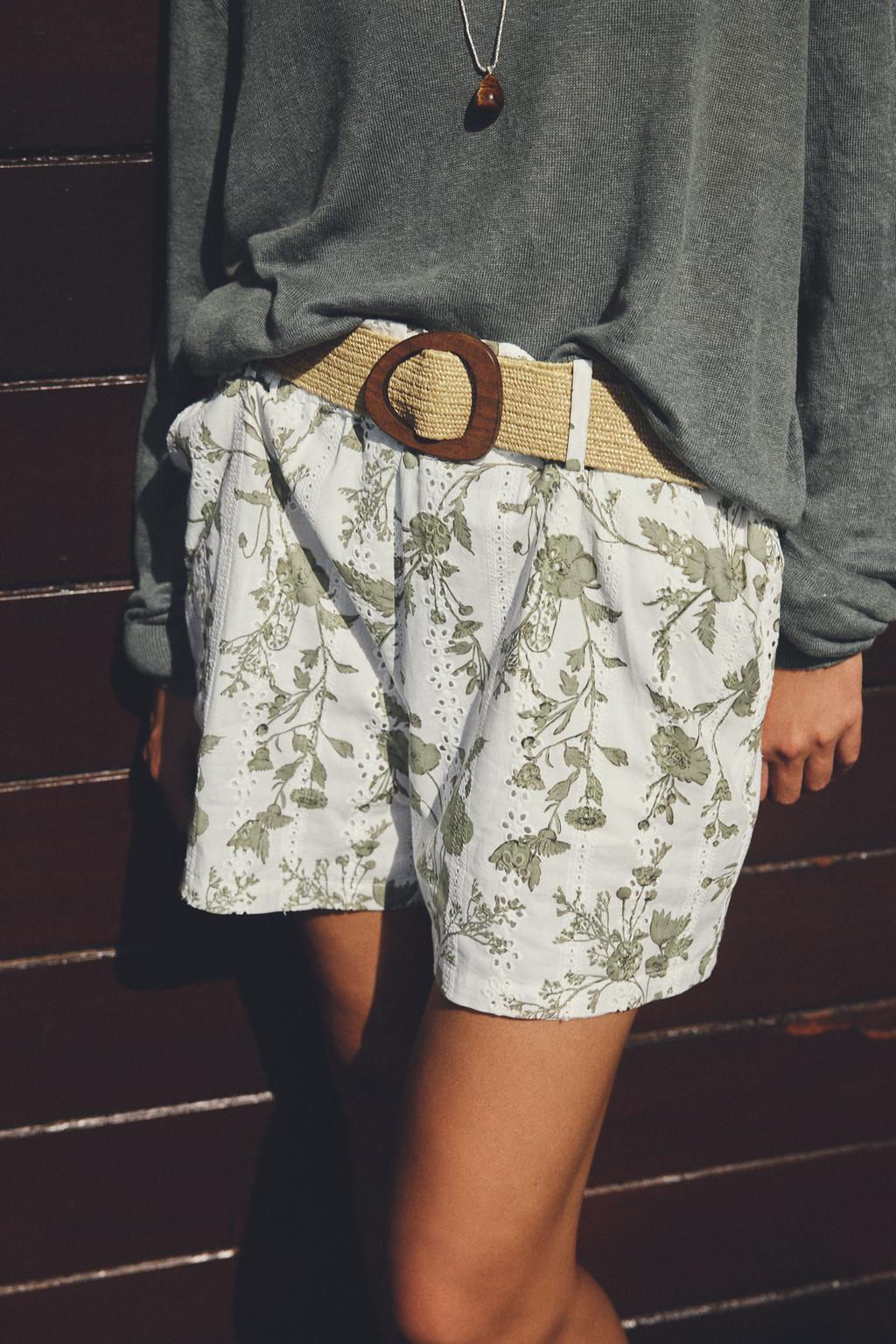 PRINTED BERMUDA SHORTS WITH PERFORATED EMBROIDERY - Zara фото 2