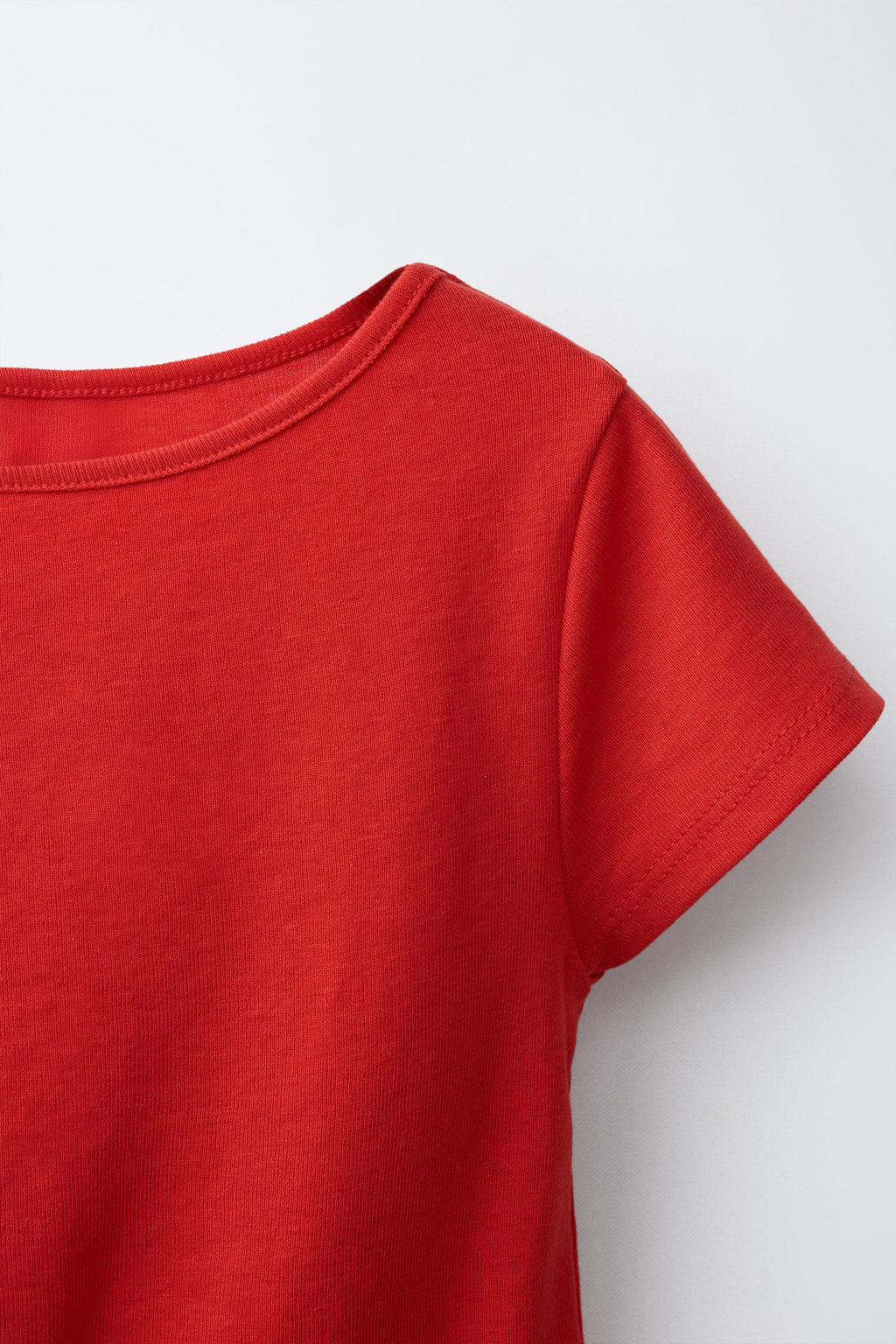 CAMISETA CUT OUT FLOR / Rojo - Zara фото 4