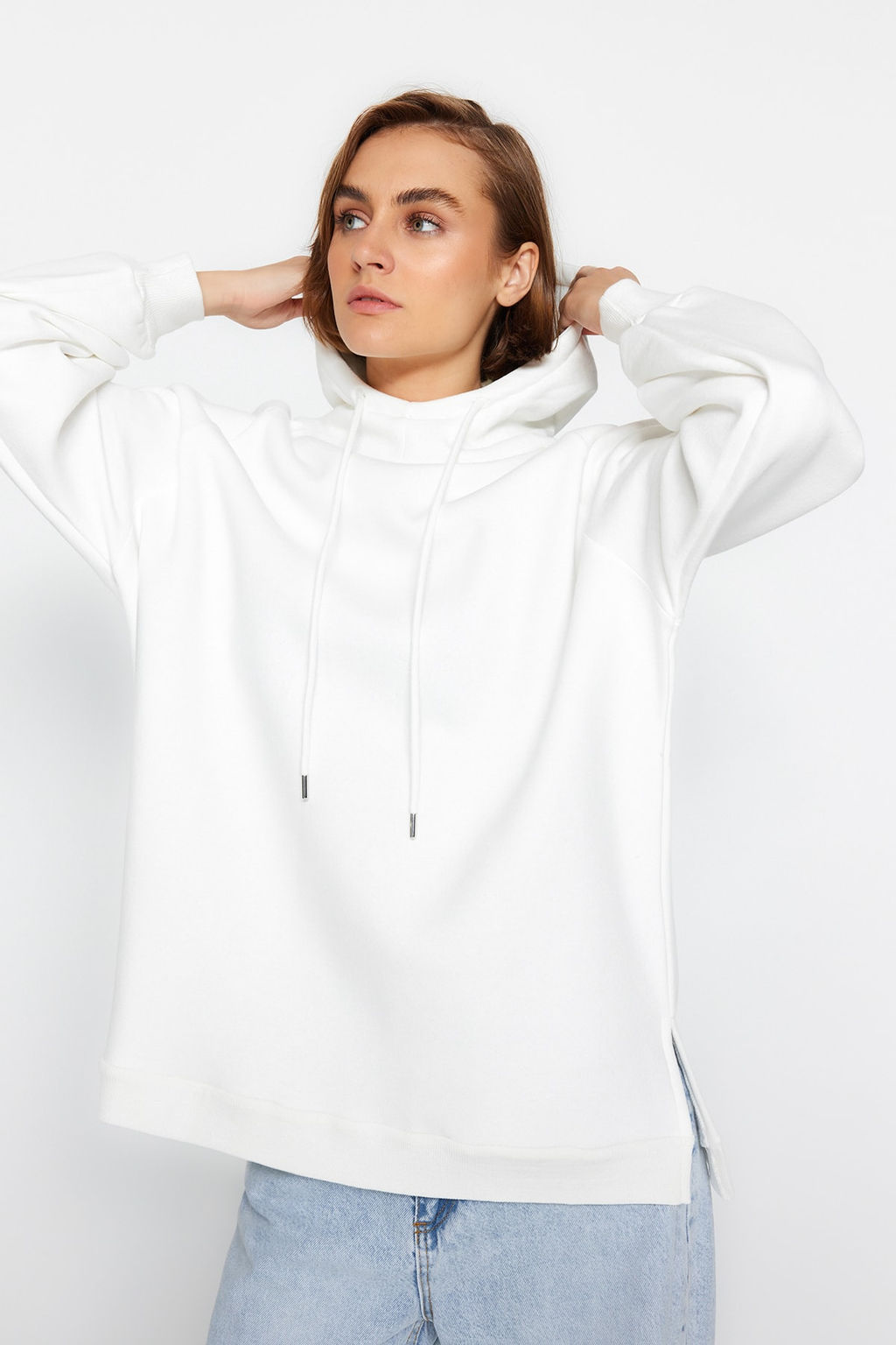 Ekru Kapusonlu Oversize Sardonlu Orme Sweatshirt