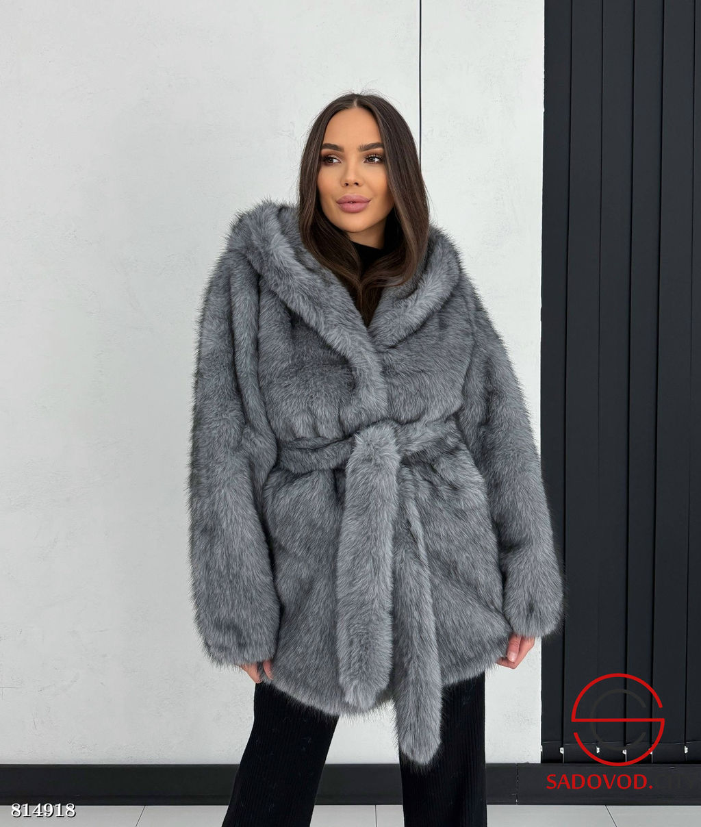 Шуба женская с искусственным мехом