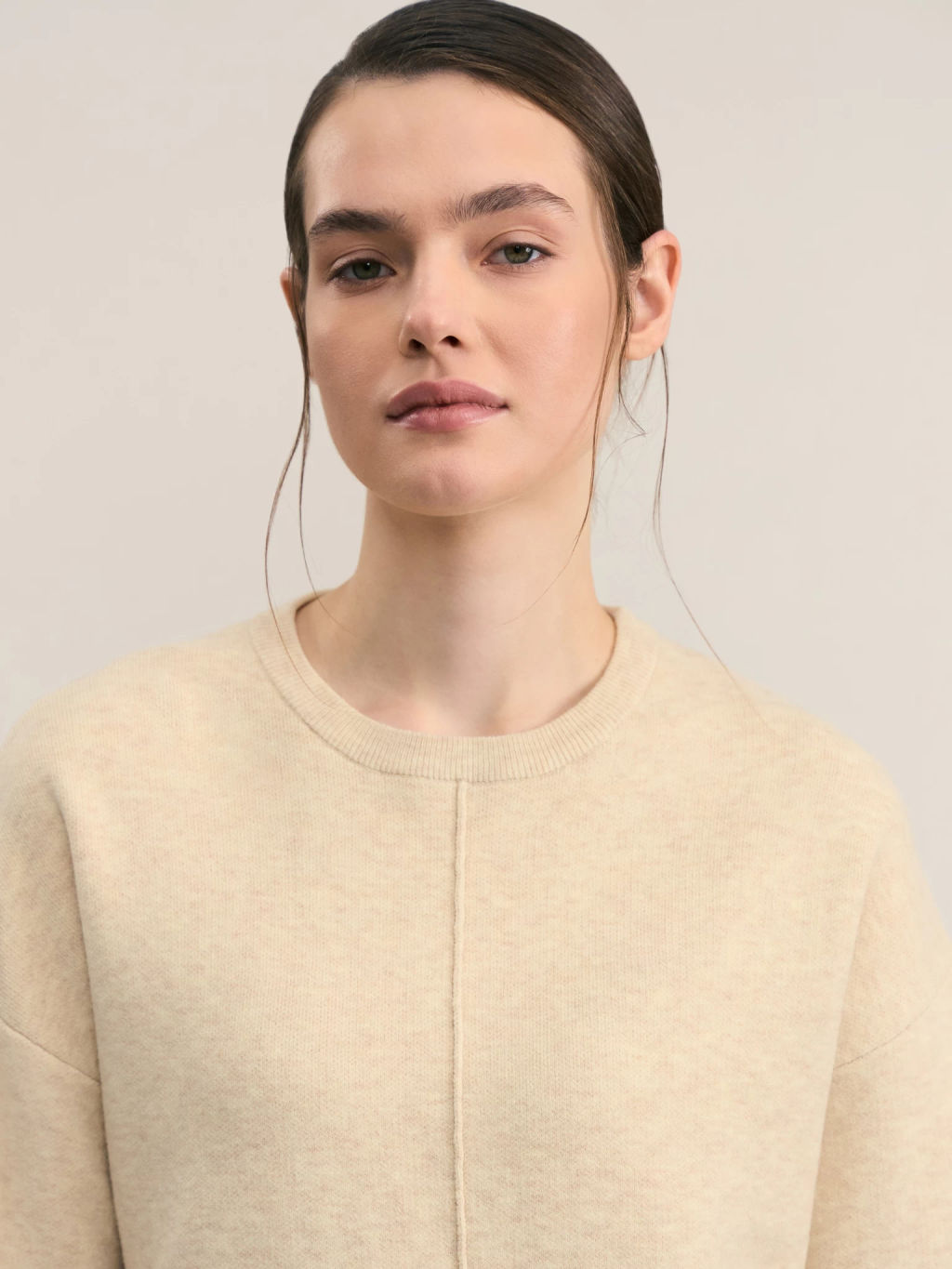 Джемпер со швом по центру с круглой горловиной / Zarina  фото 6