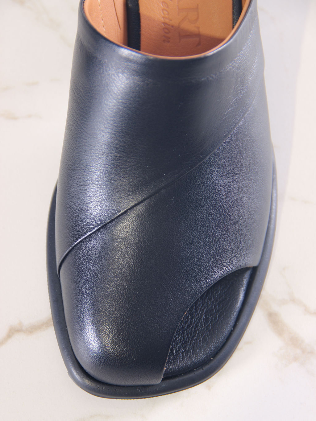 Сабо 5300.23663bl.Черный