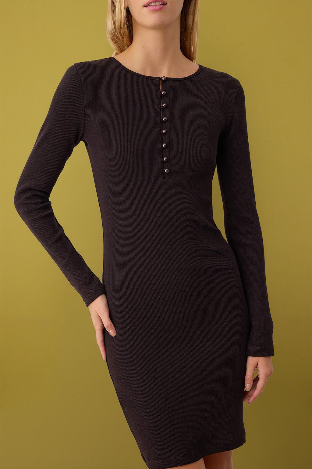 Kahverengi Fitted/Vucuda Oturan Dugmeli Mini Orme Elbise TWOAW26EL00215 - Trendyolmilla фото 2