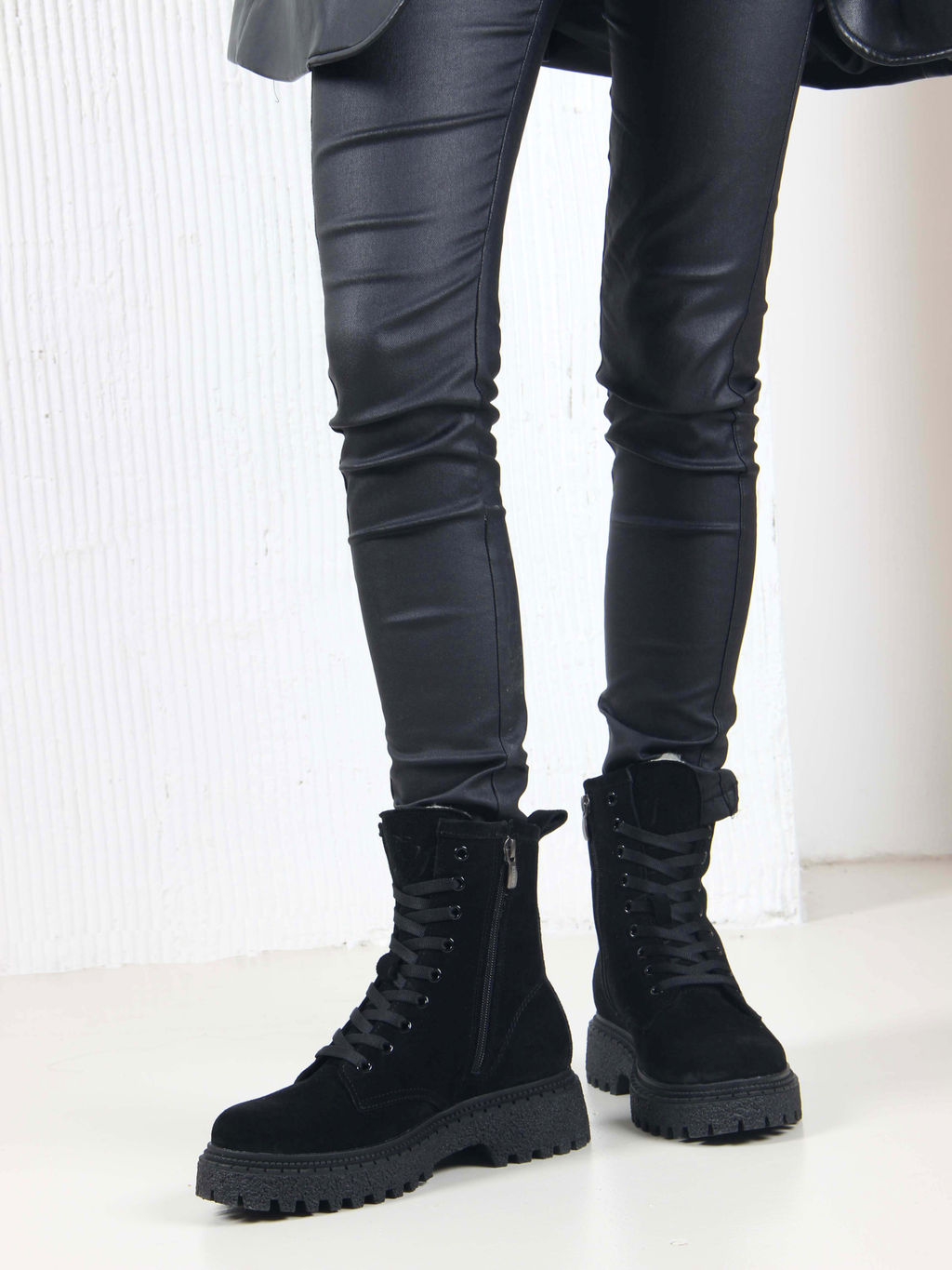 Ботинки 327.asteria.bl черный замш/Мех