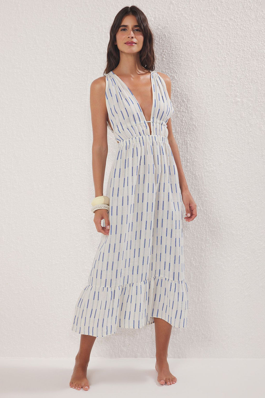 Trendyolmilla Siyah Cizgi Desenli Maxi Dokuma Plaj Elbise TBESS25EL00108