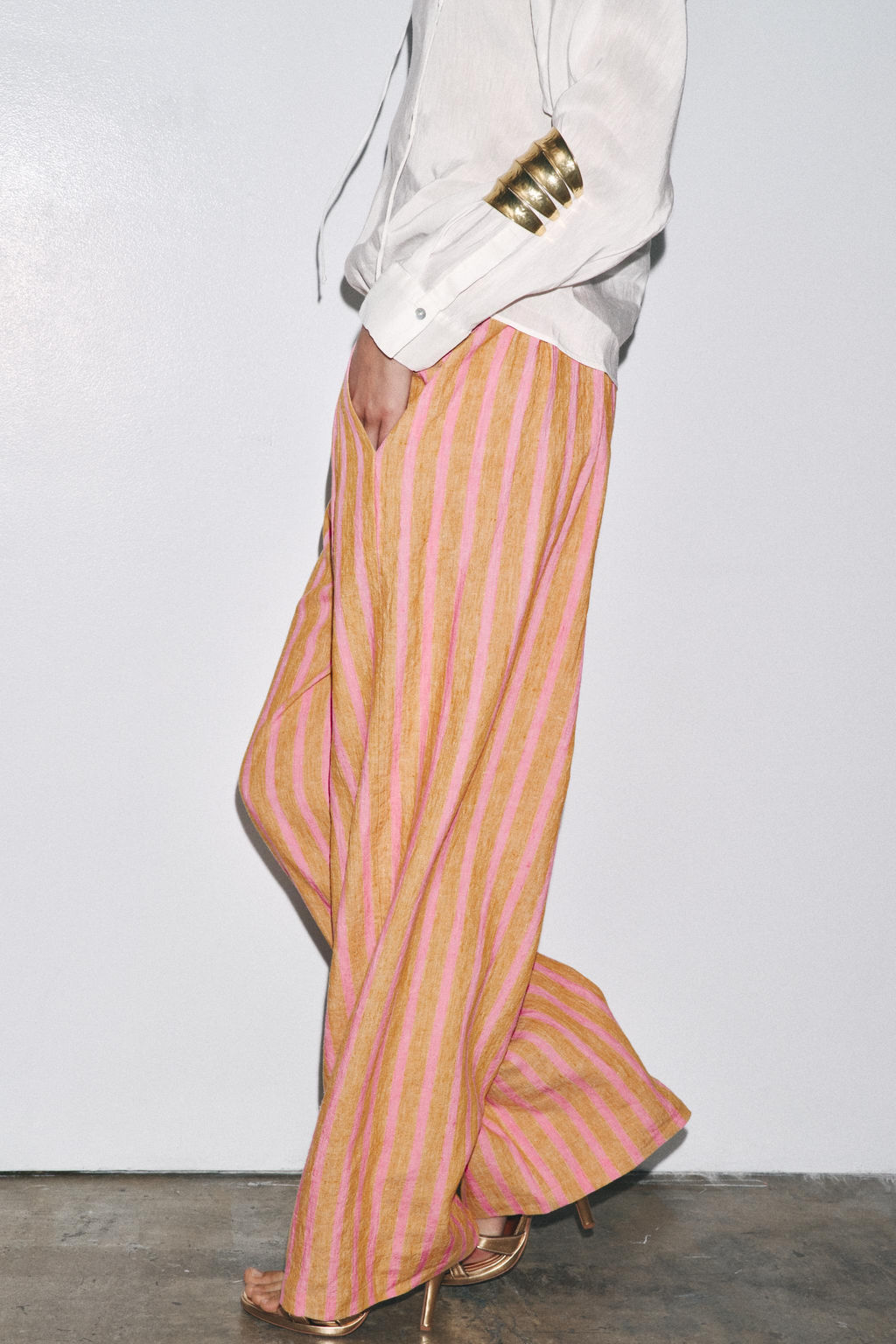 STRIPED LINEN BLEND TROUSERS ZW COLLECTION - Zara фото 4