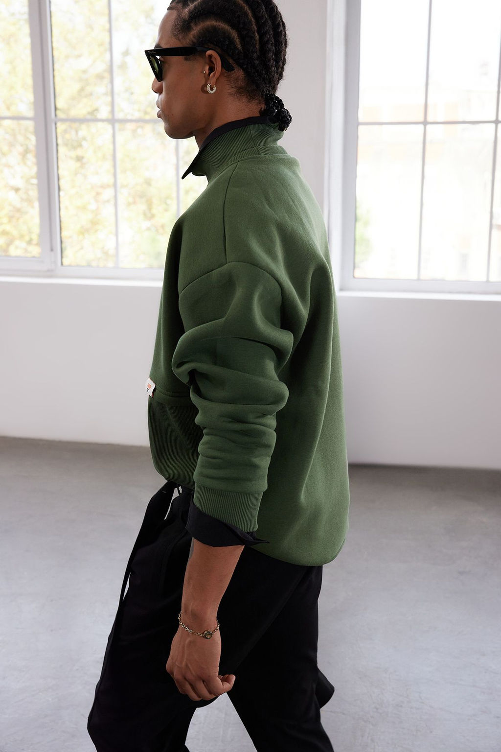 TRENDYOL MAN Limited Edition Tas Oversize/Genis Kesim Etiketli Ici Polar/S?cak Tutan Sweatshirt TMNAW24SW00228 - Trendyolmilla фото 3