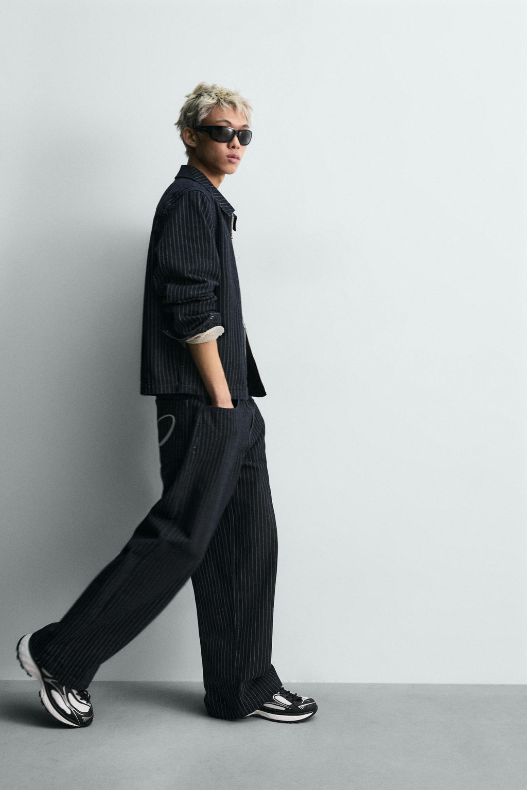 PANTAL?N FLUIDO CINTUR?N / Negro - Zara фото 15