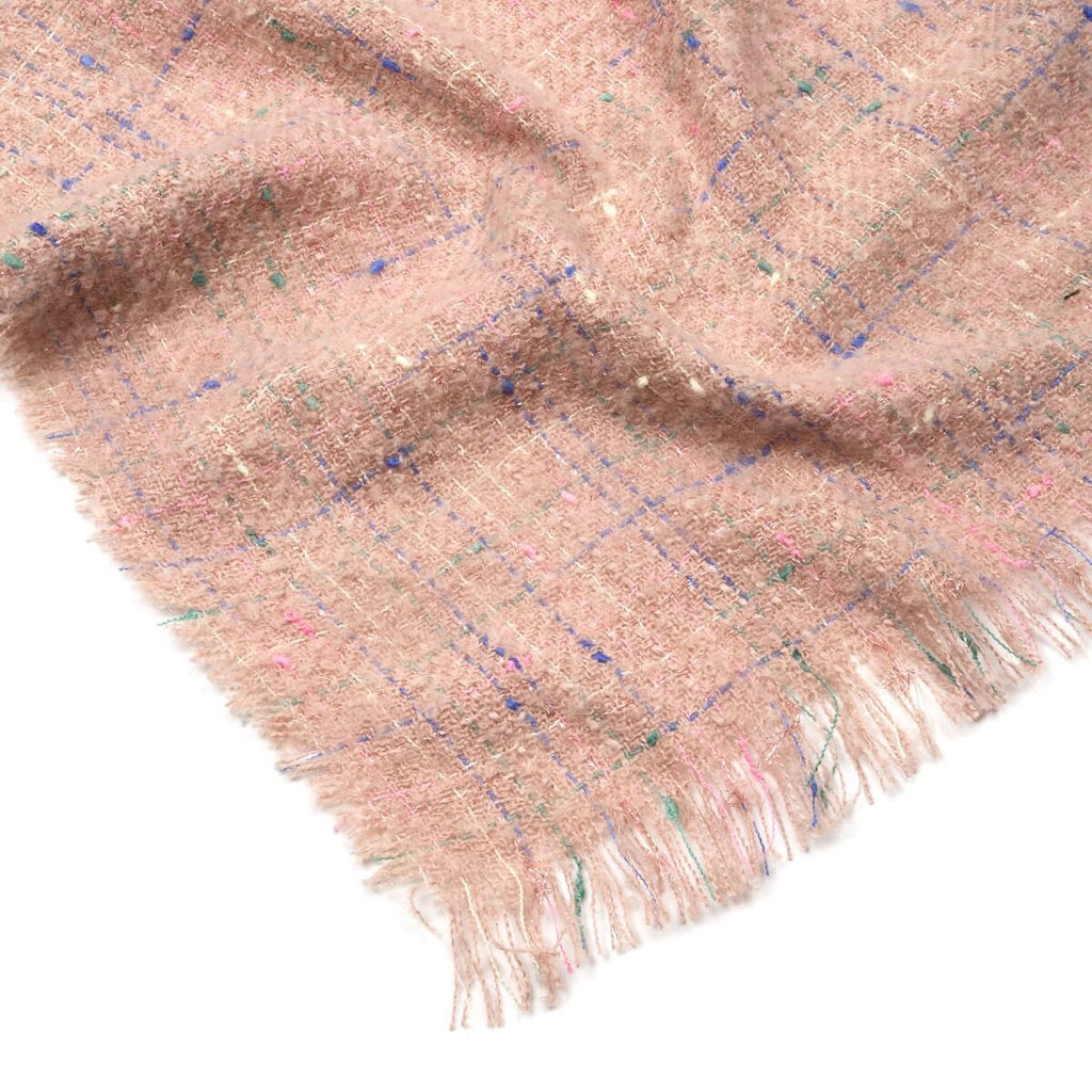 Нежный палантин с люрексовой и буклированной нитями