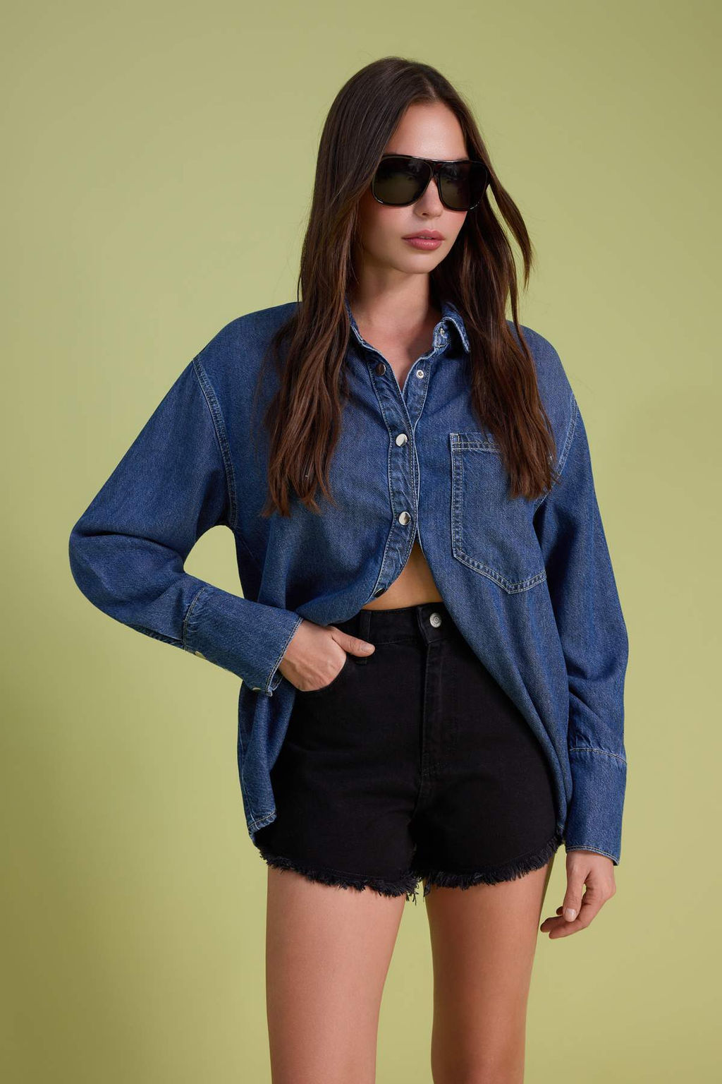 TRENDYOLMILLA Siyah Pacas? Puskul Detayl? Yuksek Bel Denim Sort TWOSS22SR0563  фото 7