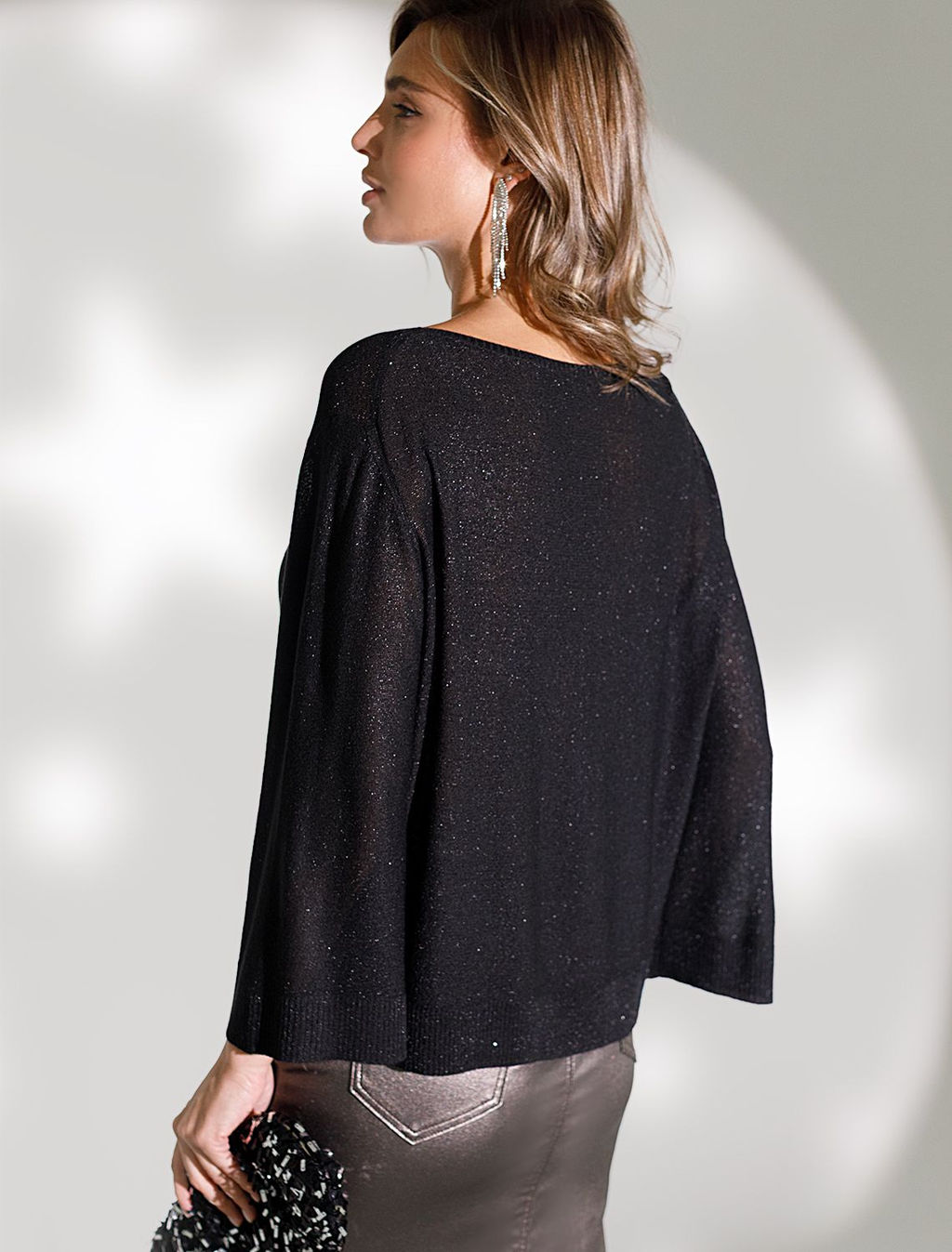 Джемпер свободный тонкой вязки из вискозы с люрексом - Vilatte фото 3