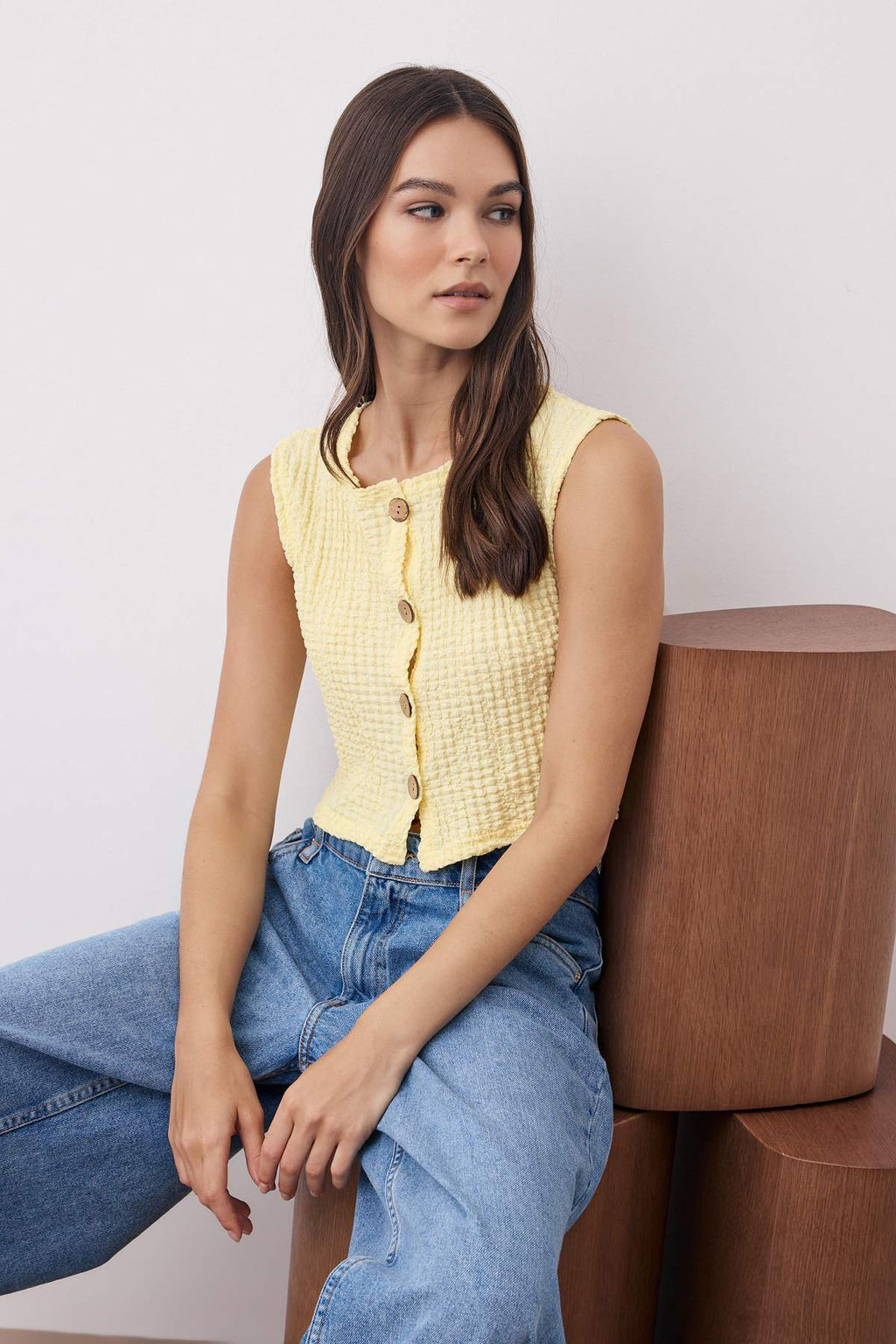 Sar? Dokulu Dugmeli Fitted Crop Esnek Orme Bluz Yelek TWOAW26YE00059