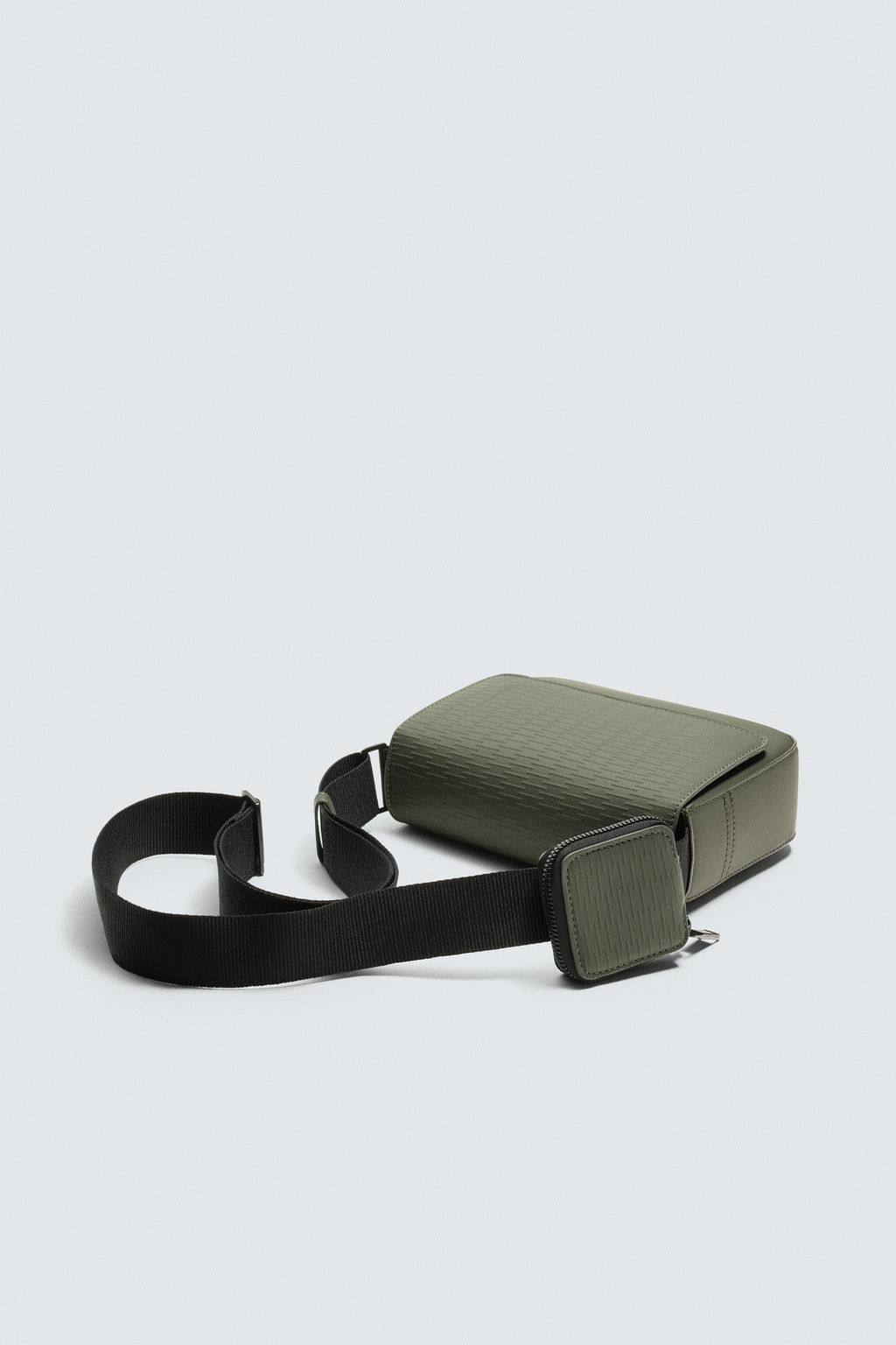 RUBBERISED TEXTURED CROSSBODY BAG - Zara фото 10