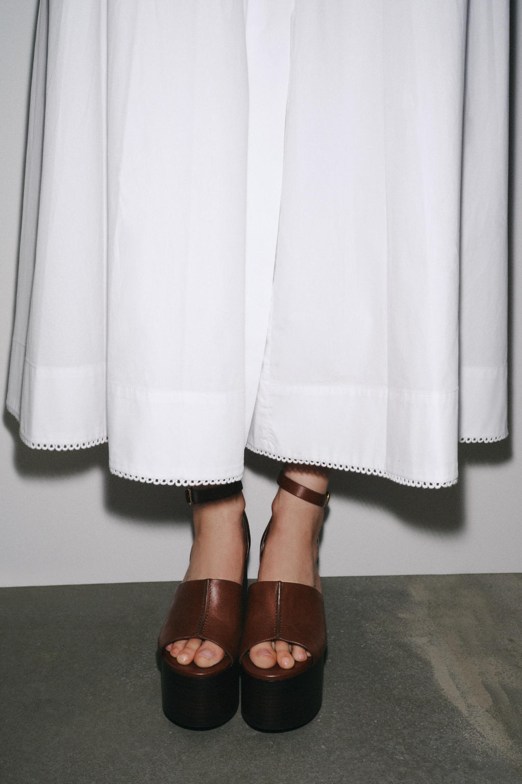 LEATHER WEDGE WITH STRAP