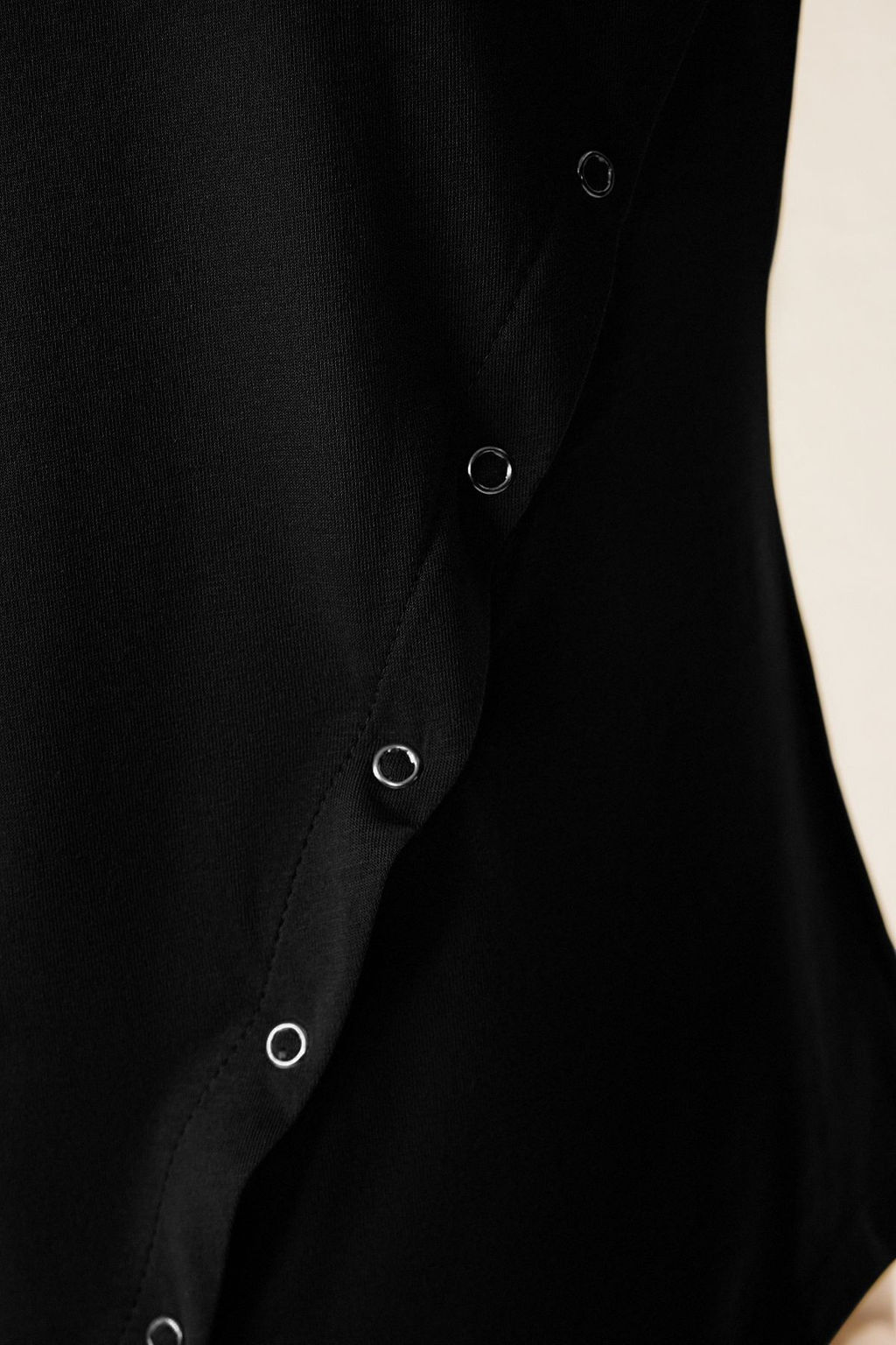 TRENDYOLMILLA Siyah %100 Pamuk Regular/Normal Kal?p C?tc?tl? Y?rtmac Detayl? Orme T-Shirt TWOSS25TS00029  фото 8