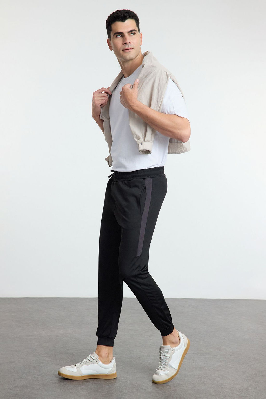 TRENDYOL MAN Siyah Regular/Normal Kesim Renk Bloklu Spor Esofman Alt? TMNAW25EA00030 - Trendyolmilla фото 3