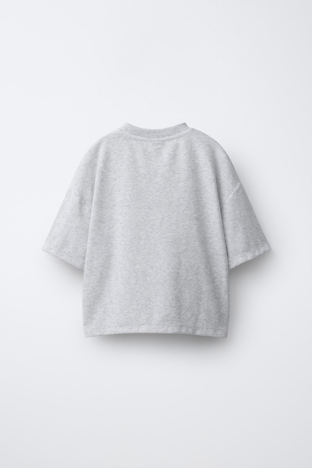 CONJUNTO CAMISETA Y BERMUDA EFECTO TOALLA / Gris vigor?