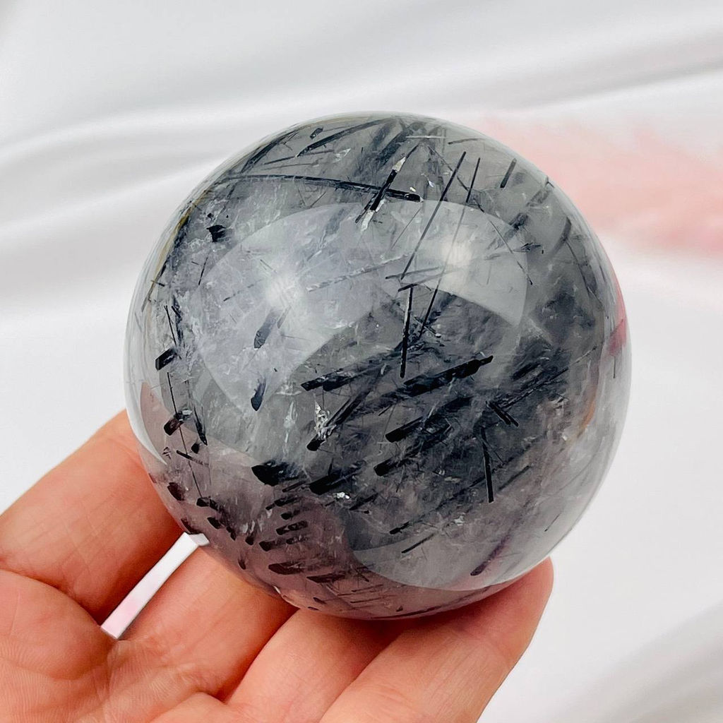 Шар из Кварца с включением Турмалина