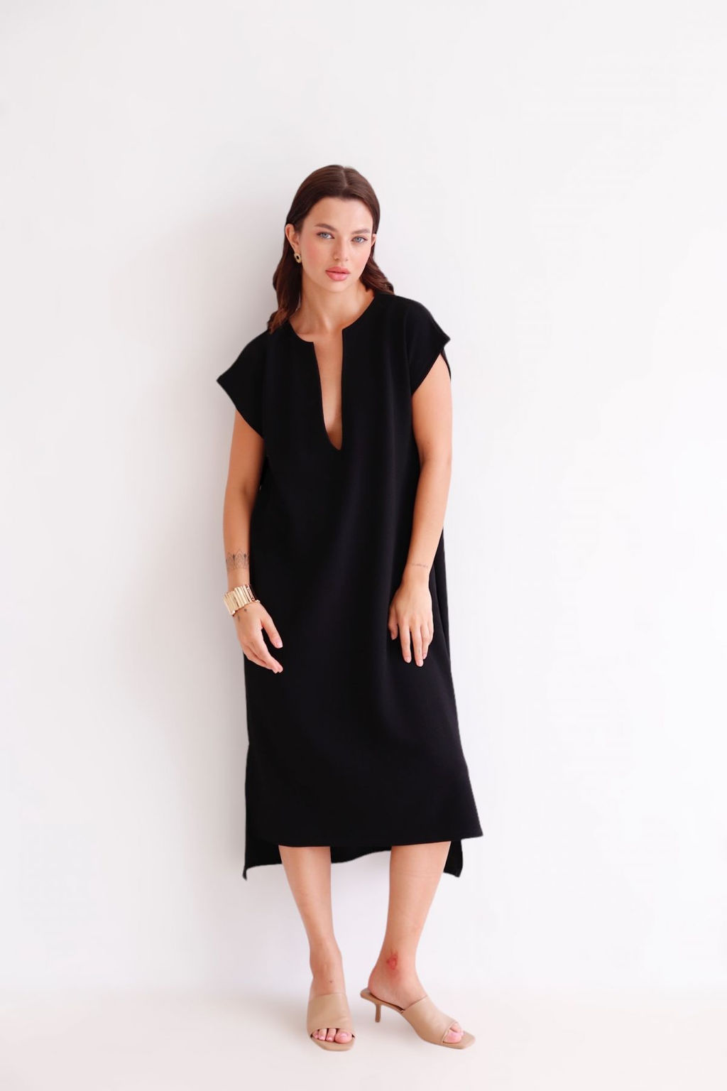 Martichelli Платье чёрное с глубоким вырезом летнее  фото 13