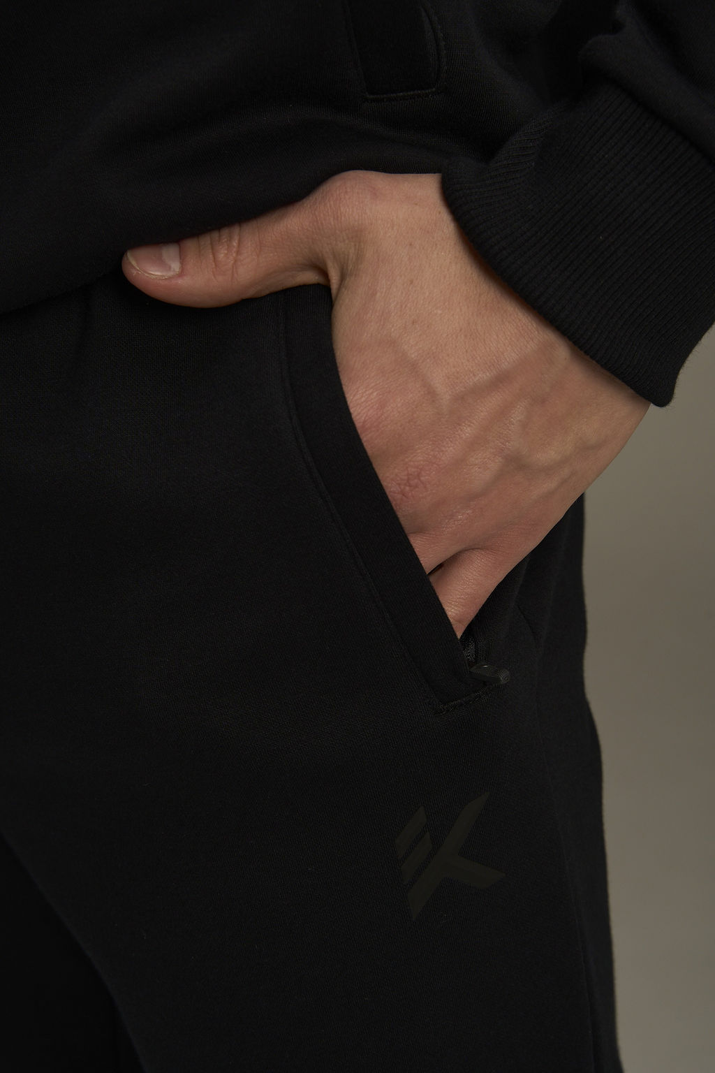 Брюки трикотажные утепленные Черный