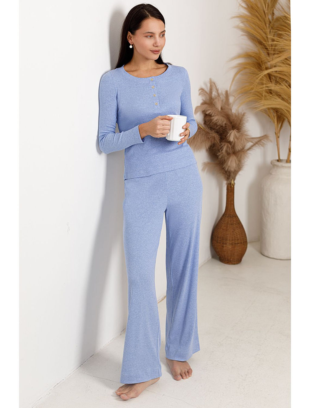 Лонгслив облегающий из фактурного трикотажа в рубчик с круглым вырезом на пуговицах - Vilatte фото 5