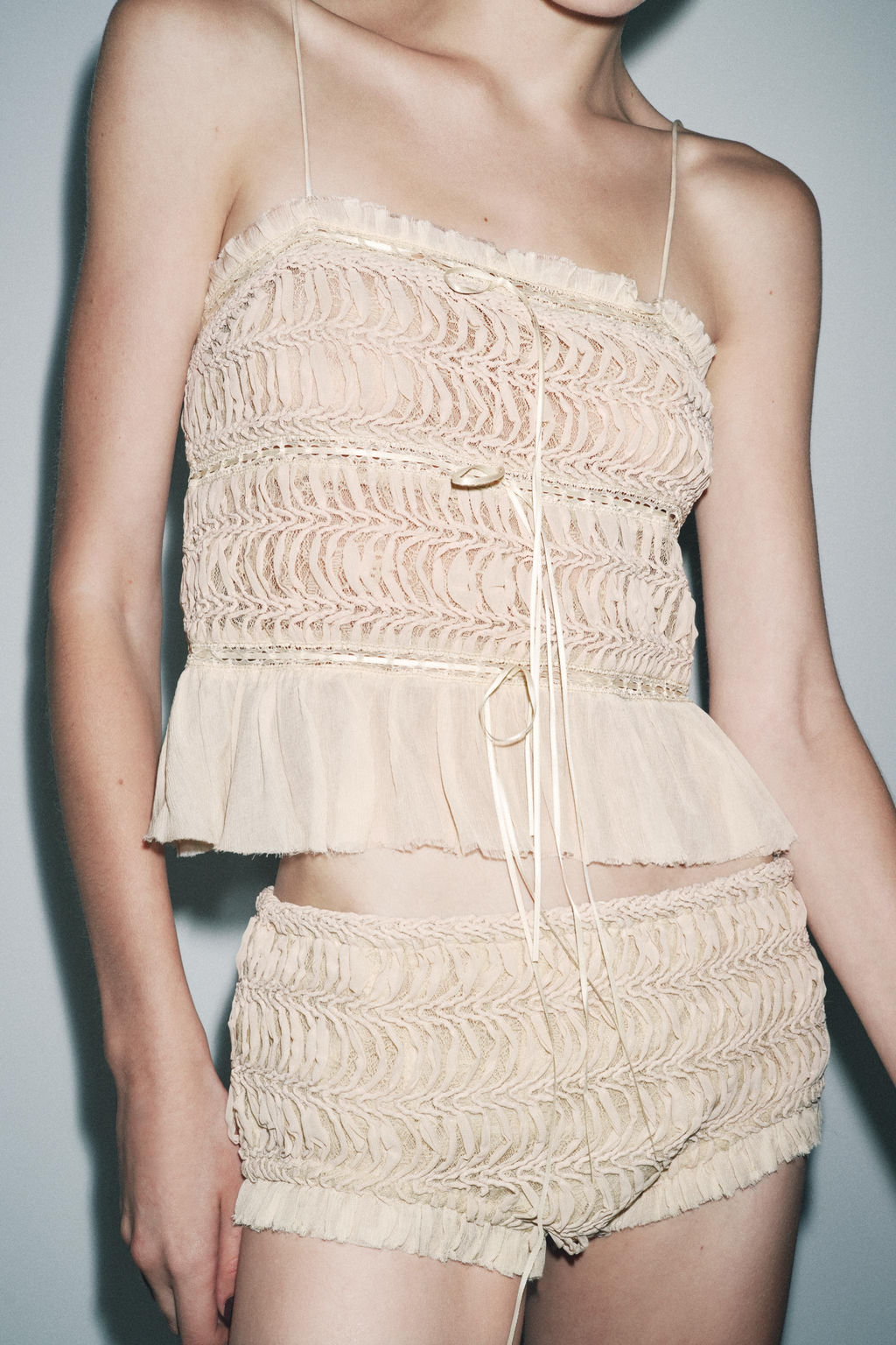 CONTRAST TEXTURED TOP - Zara фото 2