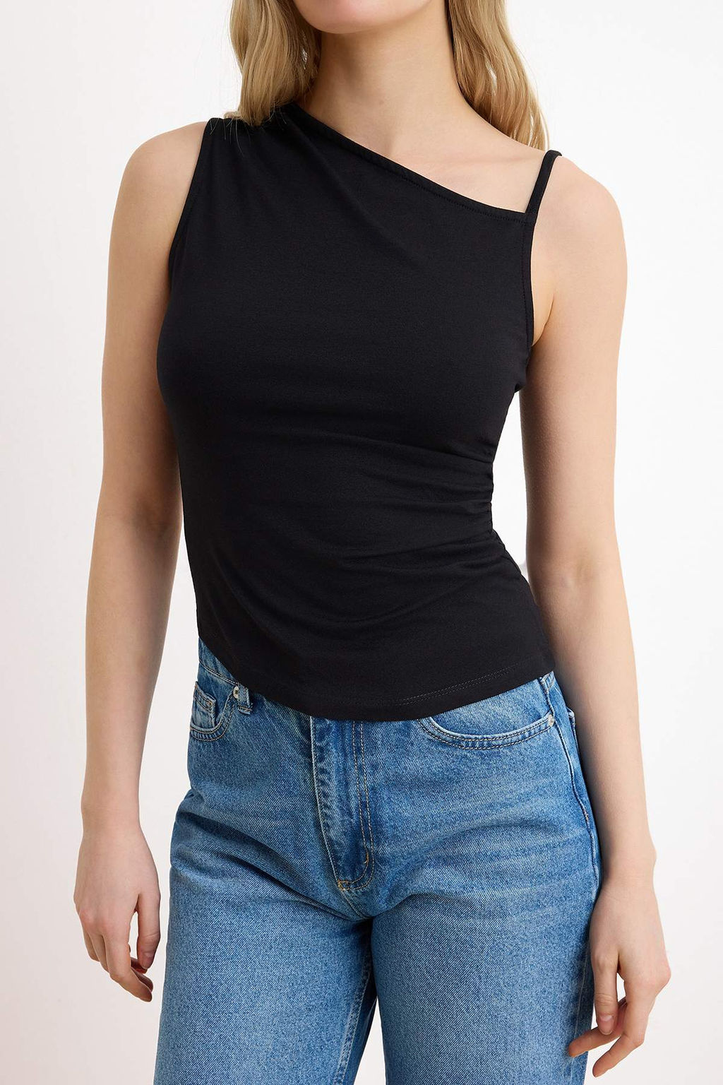 Siyah Fitted/Vucuda Oturan Asimetrik Yaka Kolsuz Pamuklu Esnek Orme Bluz TWOSS26BZ00017