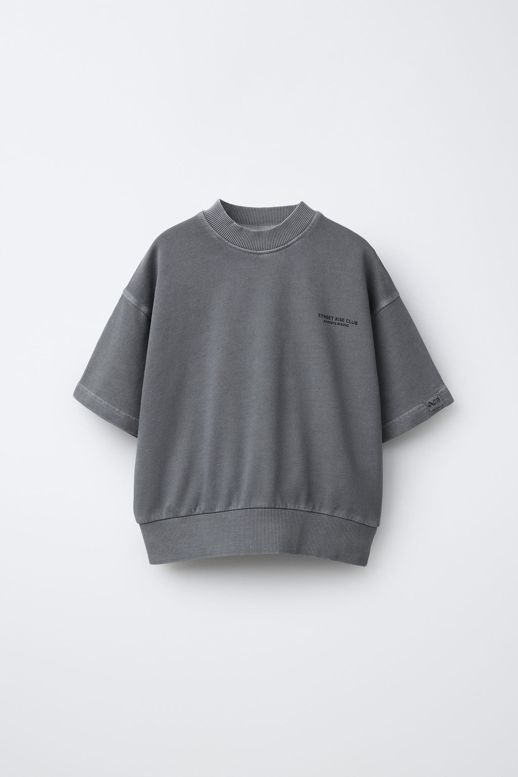 CONJUNTO SUDADERA MANGA CORTA Y BERMUDA CARGO / Gris antracita
