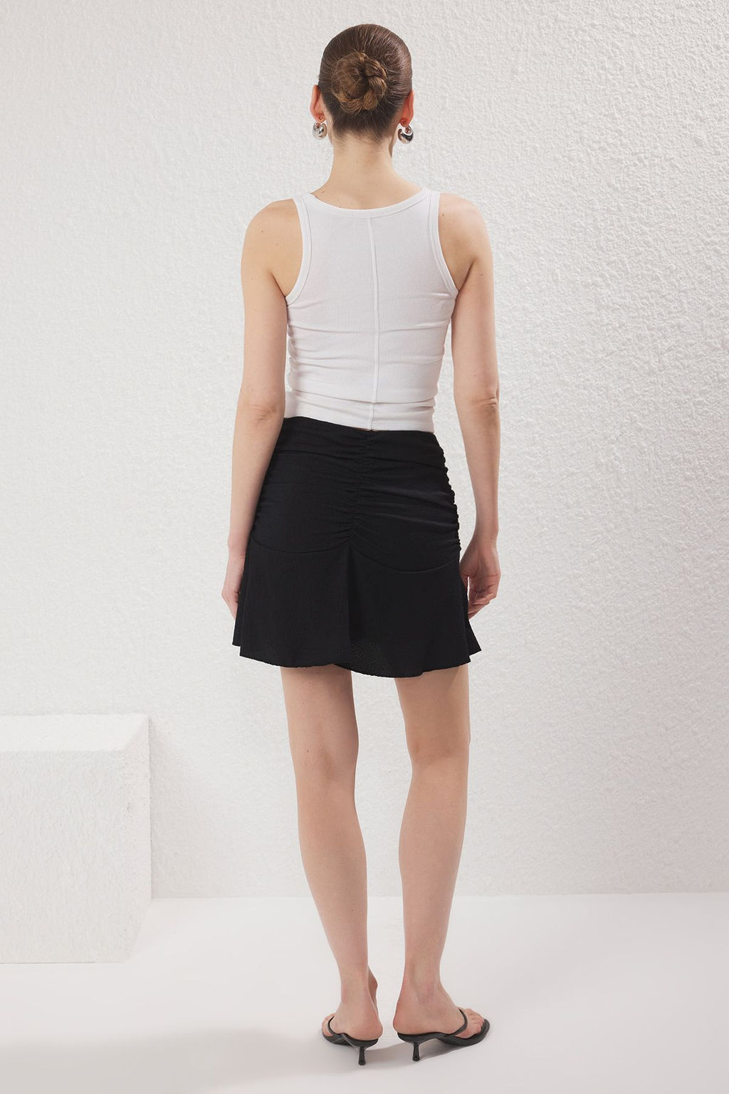 Siyah Buzgulu Vucuda Oturan Burumcuk Esnek Mini Orme Etek TWOSS25ET00151