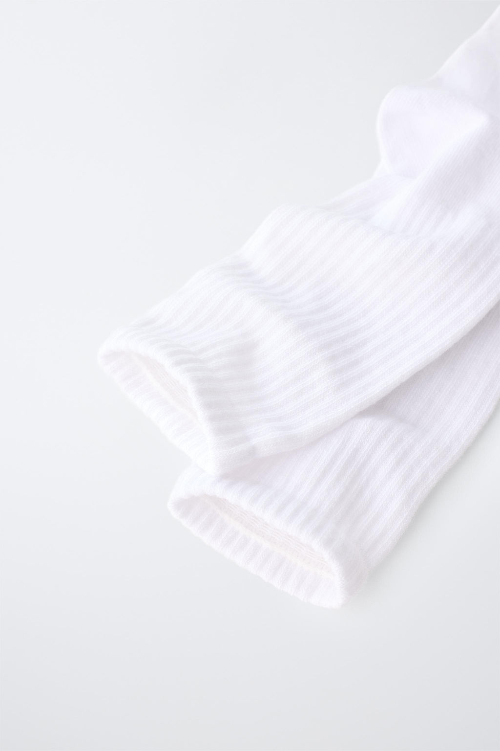 PACK TRES CALCETINES LARGOS LISOS / Blanco - Zara фото 2