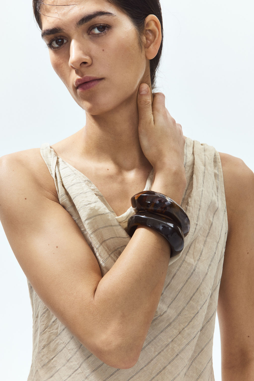 Top asim?trico con escote drapeado - H&m фото 2