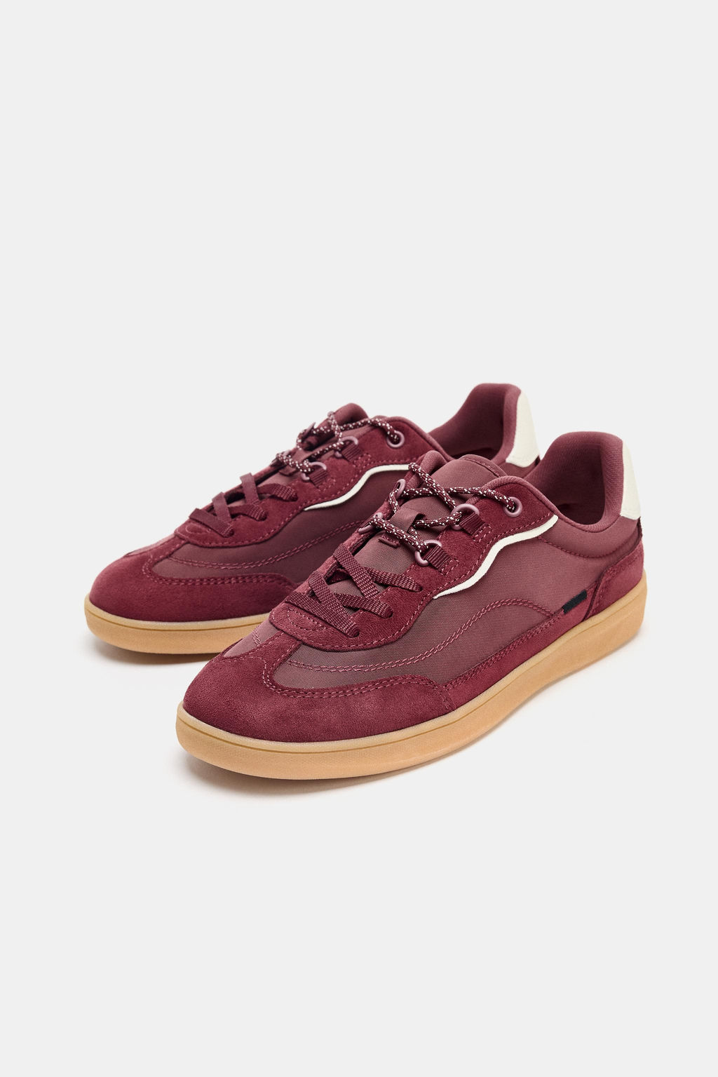CONTRAST TRAINERS