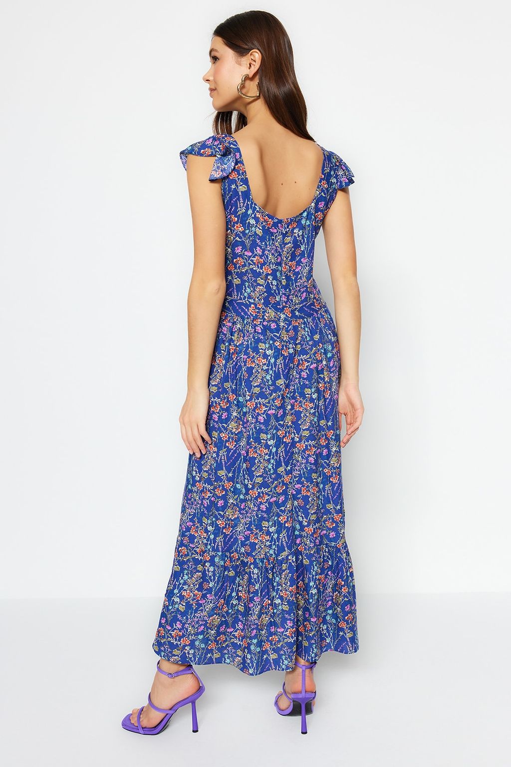 Mavi Cicek Desenli Kare Yaka A Kesim Viskon Midi Dokuma Elbise TWOSS20EL3331