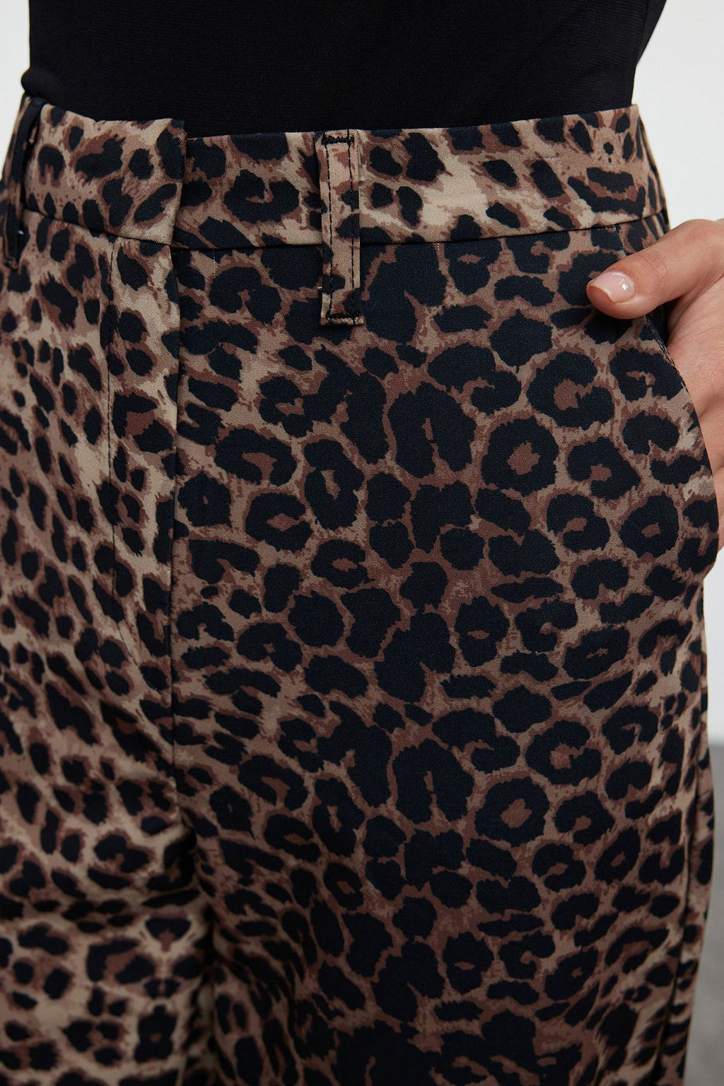 TRENDYOLMILLA Cok Renkli Kaplan Desenli Straigth/Duz Kesim Dokuma Pantolon TWOAW25PL00030 фото 4