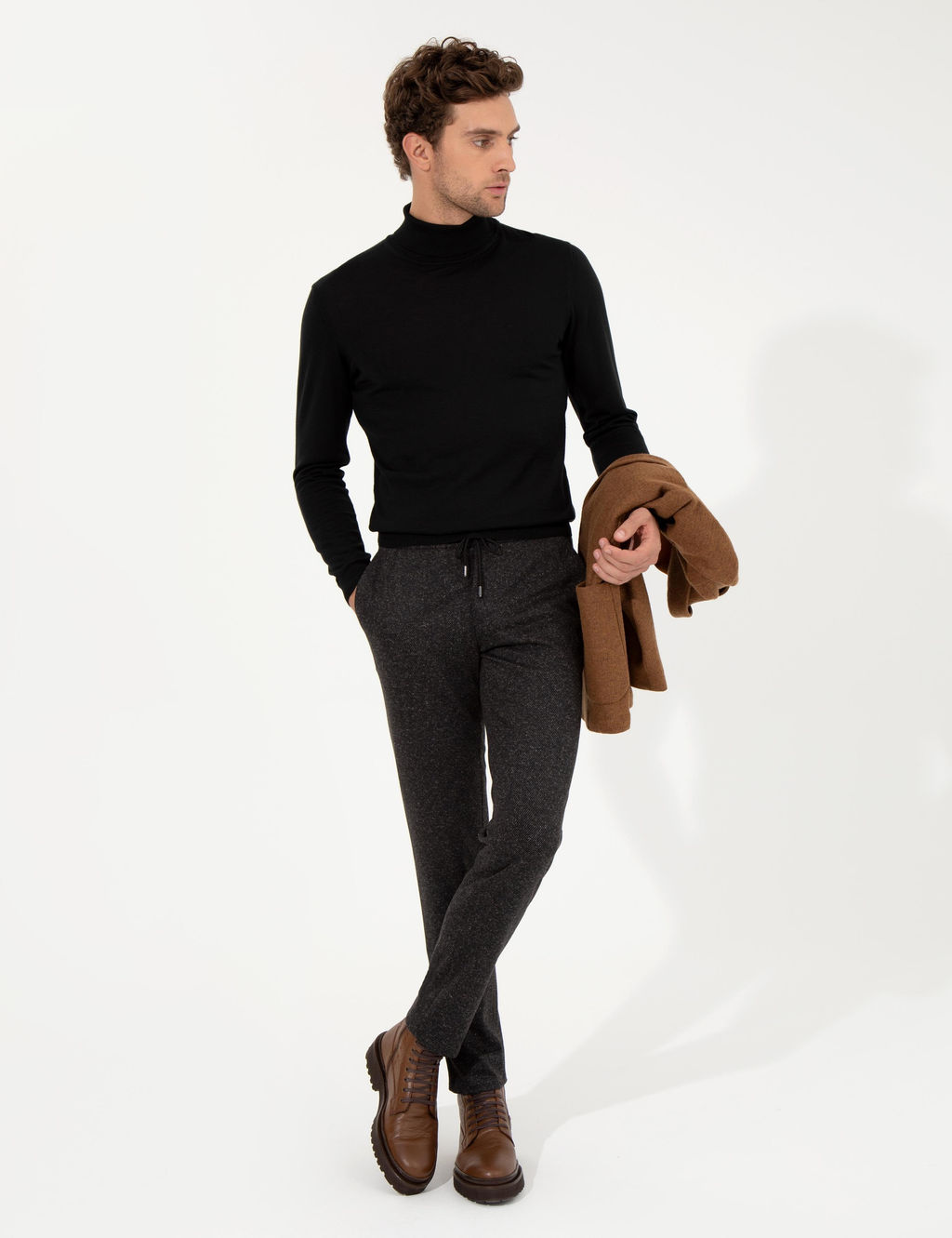 Черный экс. Брюки Slim Fit из ткани