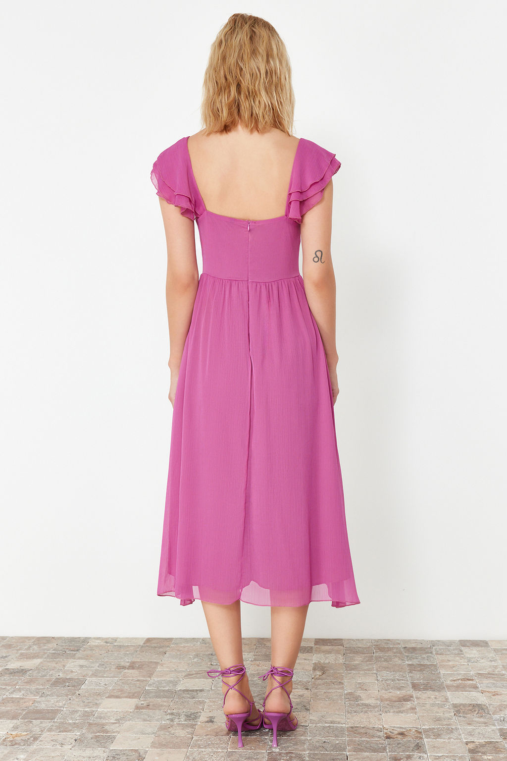 Fusya Belden Ac?lan Sifon Astarl? Midi Dokuma Elbise TWOSS24EL00541